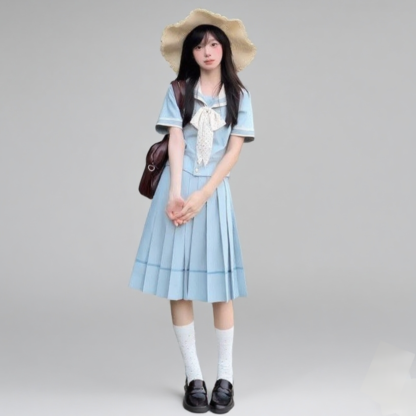 今日の小さなときめき 💙浅ブルーのセーラー服