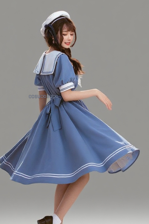 夏の午後に出会った、運命のセーラー服ワンピース