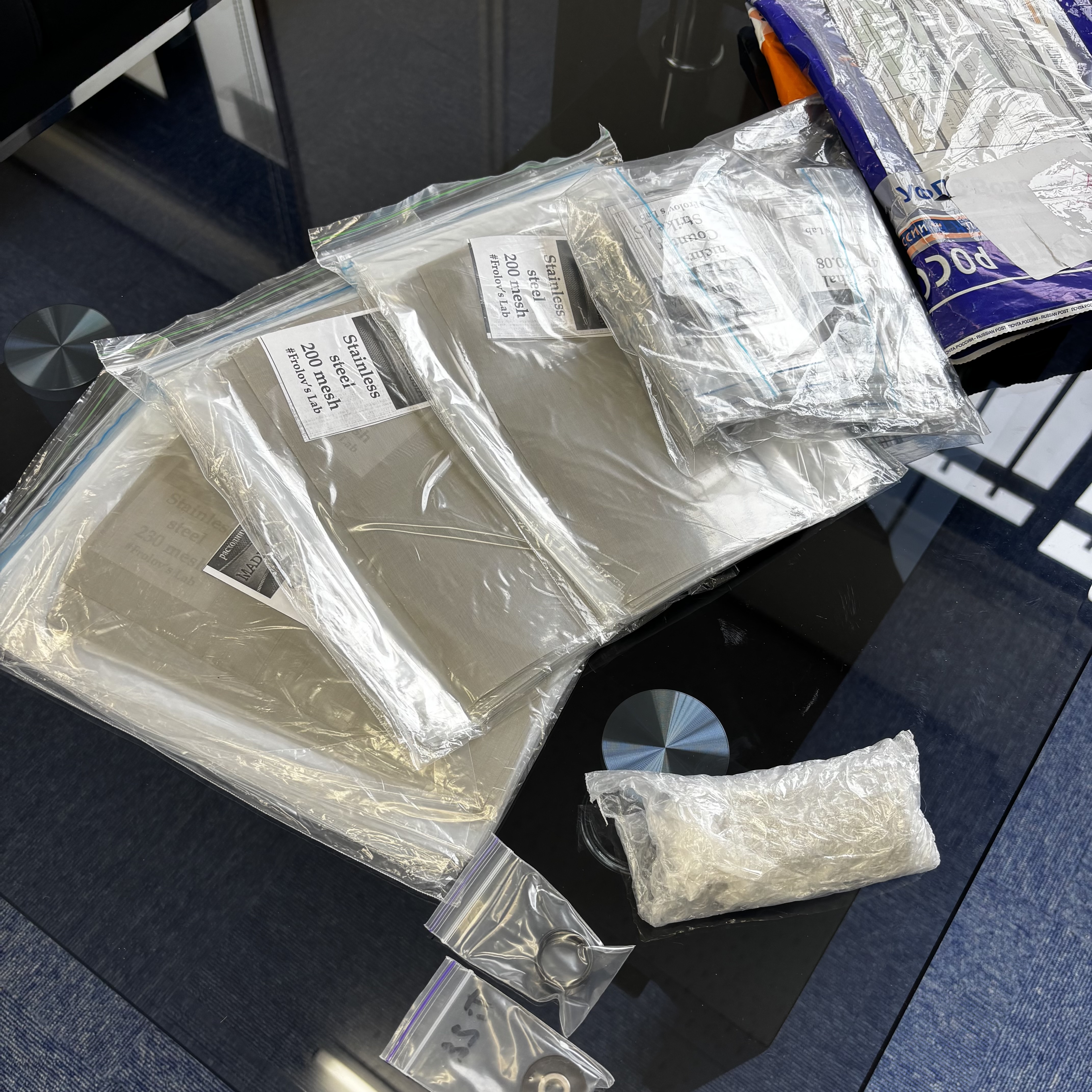 frolov'sLab入荷しました。