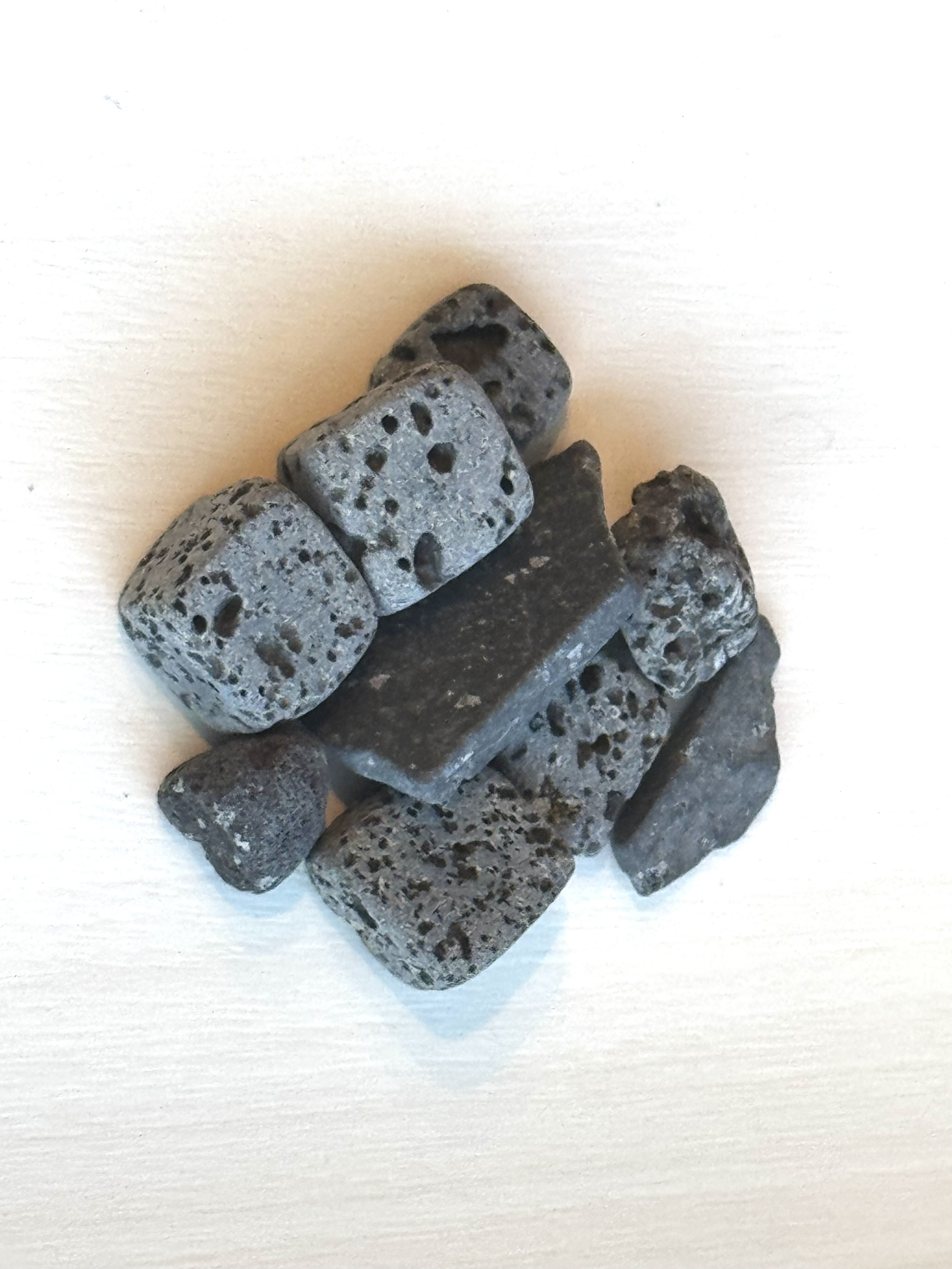 当店の富士山溶岩石について・・・