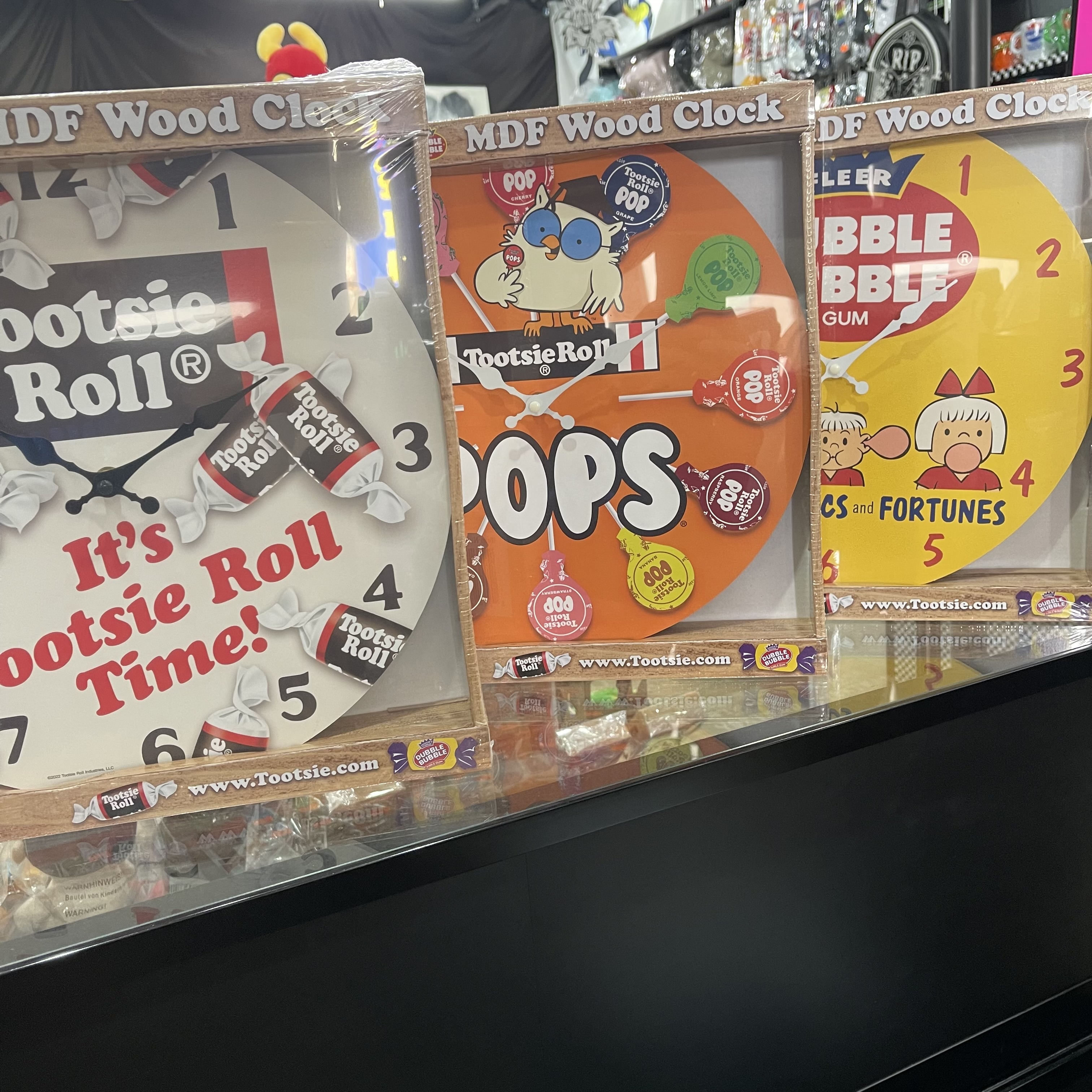 アメリカンポップな壁掛け時計が入荷しました！！