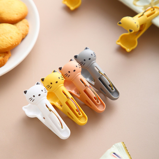 【新入荷】 4個セット ねこモチーフの洗濯ばさみ　-４色ねこ-