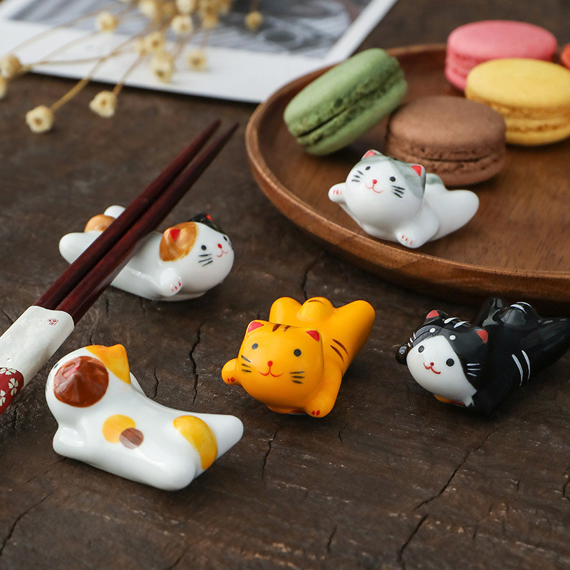 【新入荷】 ねこモチーフの箸置き　-腹ばい猫たち-