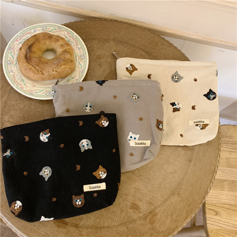 【新入荷】 ねこモチーフのポーチ