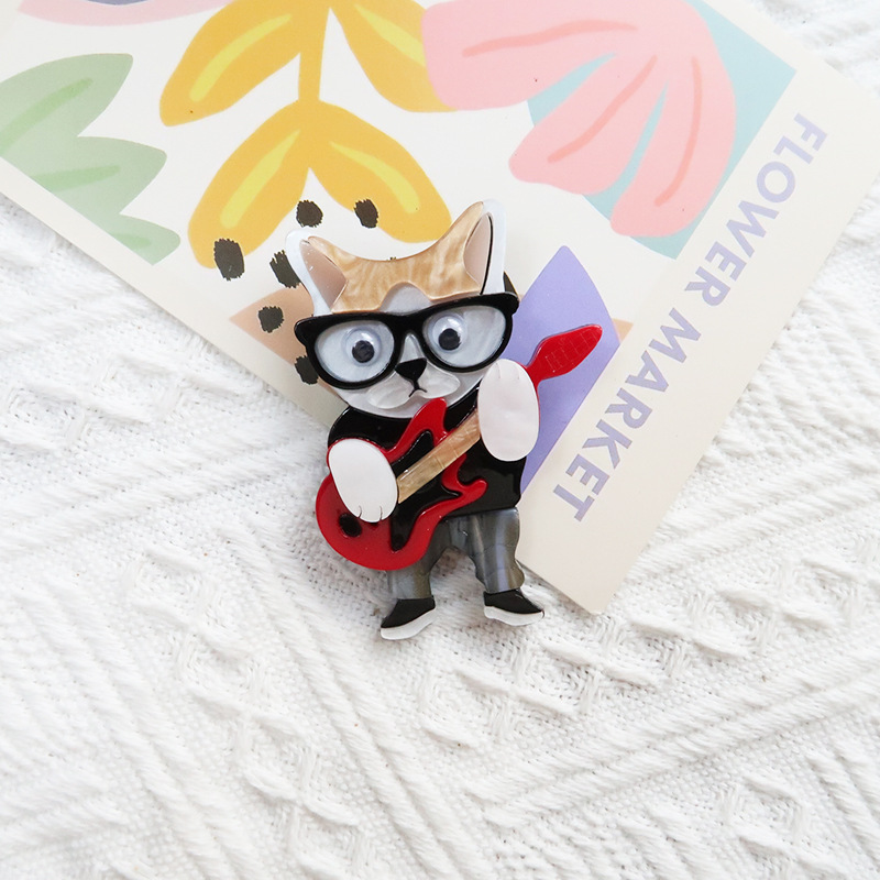【新入荷】 ねこモチーフのブローチ　-オシャレ眼鏡ねこ guitar-