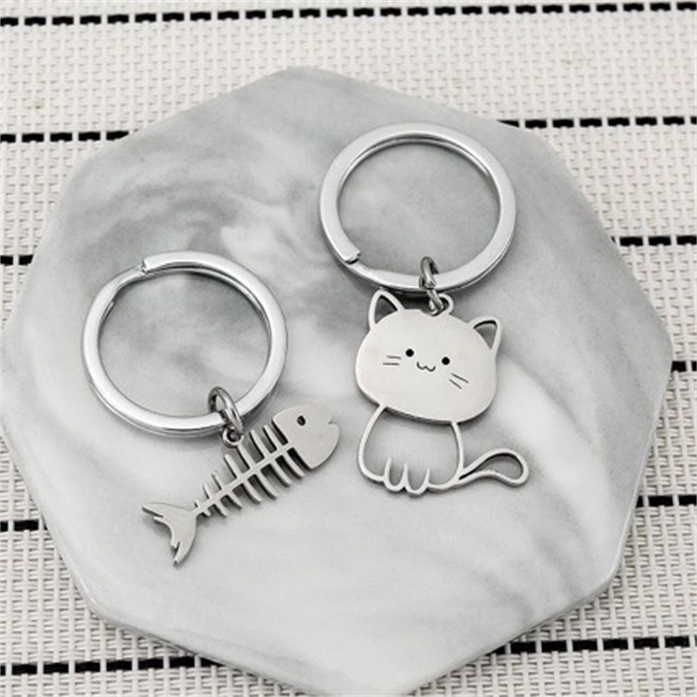 【新入荷】 2個セット ねこモチーフのキーホルダー　-魚の骨と猫-