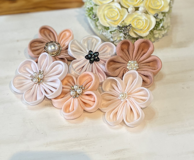 薔薇染めのコサージュつくり