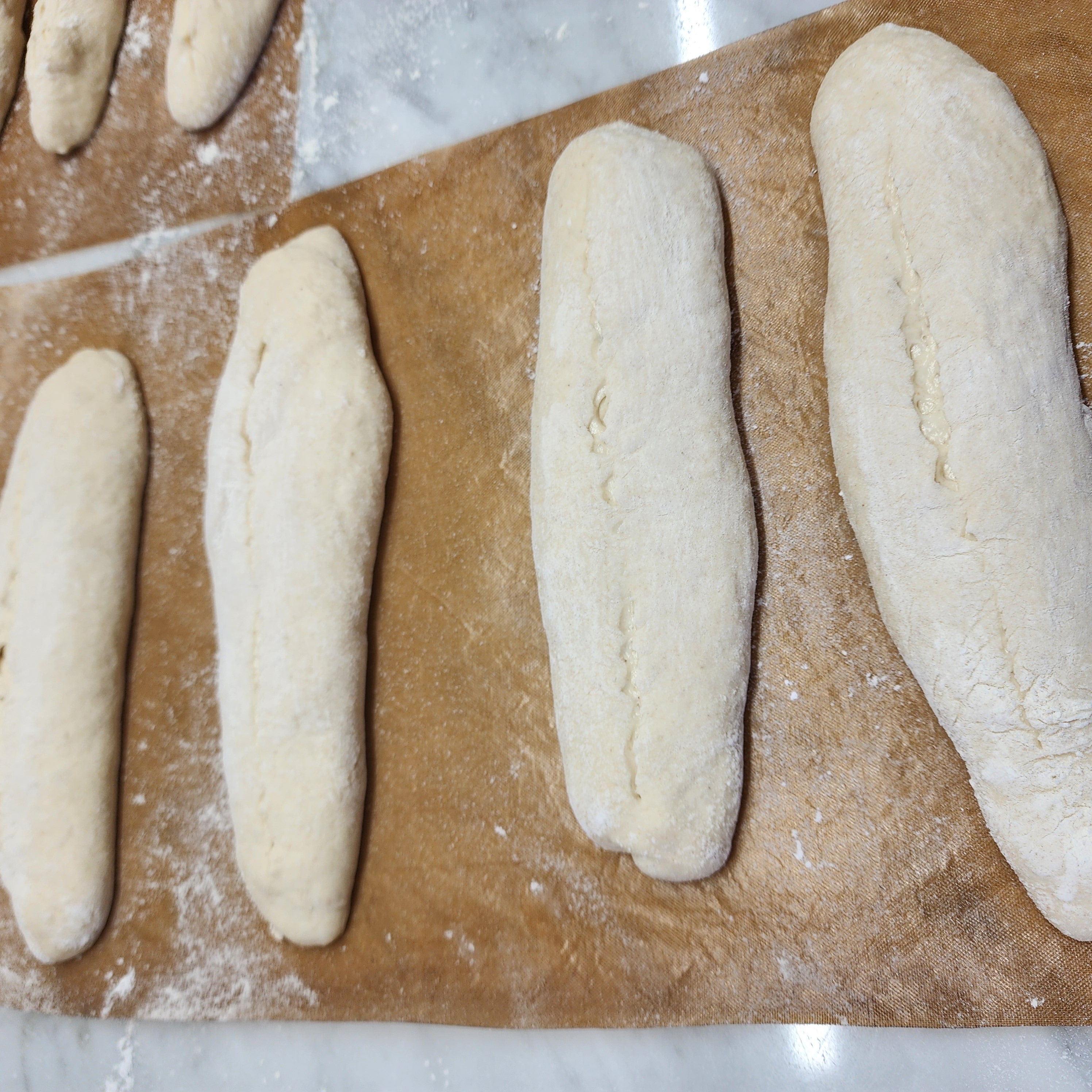 当店イチオシ！大人気のフランスパン🥖♪♪