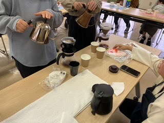 コーヒー教室で広がる暮らしの楽しみ～地域と人をつなぐ一杯のコーヒー～