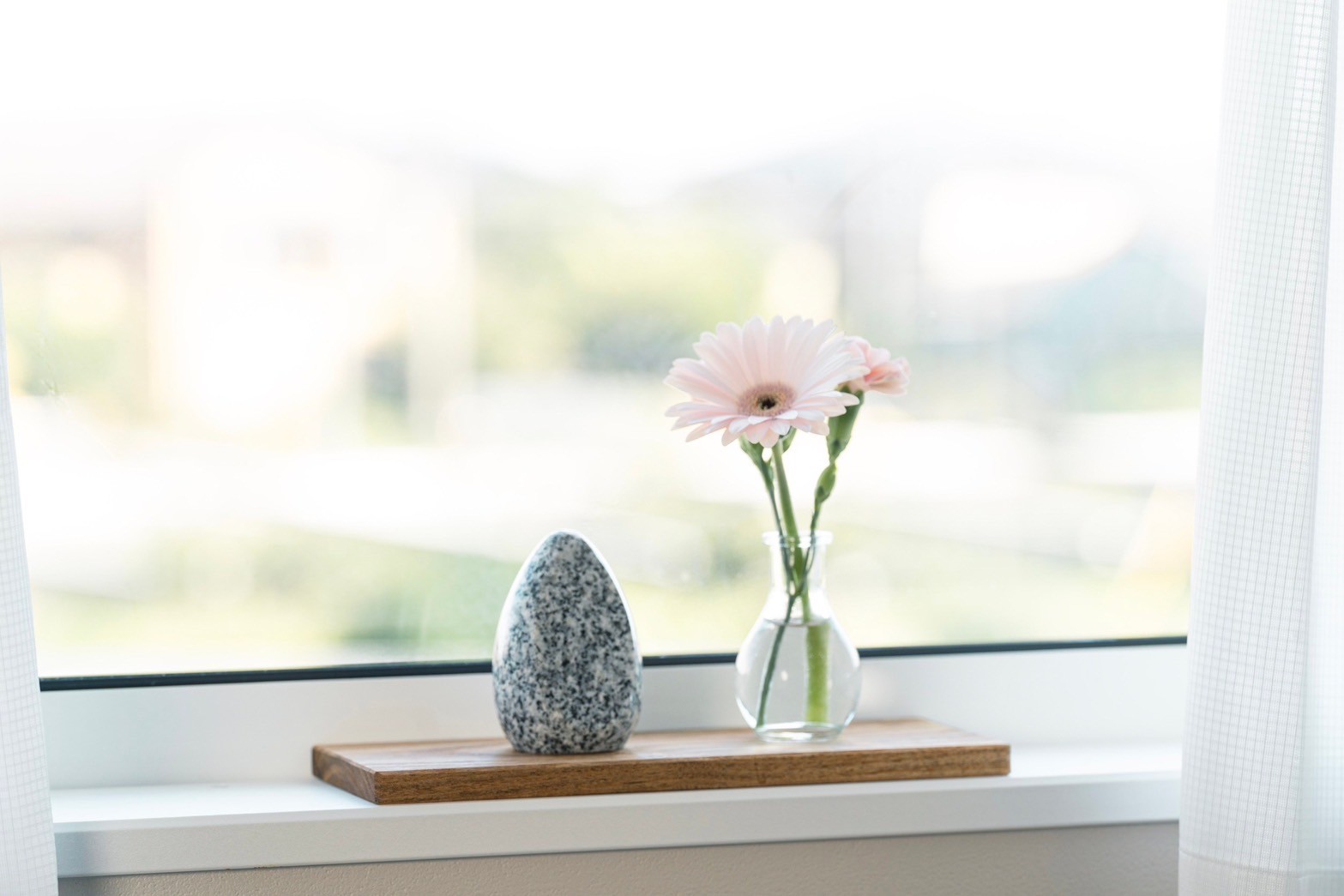 てのひらおはか-東京博善・桐ヶ谷斎場展示中！