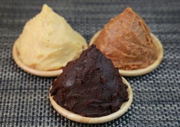 🔄 熟成の奥秘～若い味噌と老成味噌、何が違う？