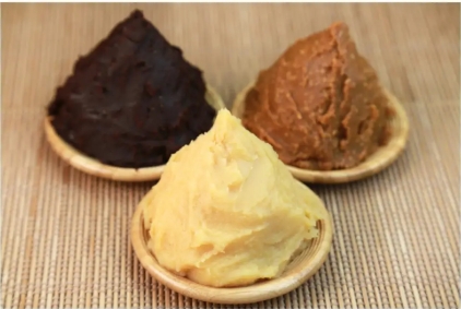 🍲 雪国が育んだ心温まる味わい!北海道・東北の郷土味噌4選