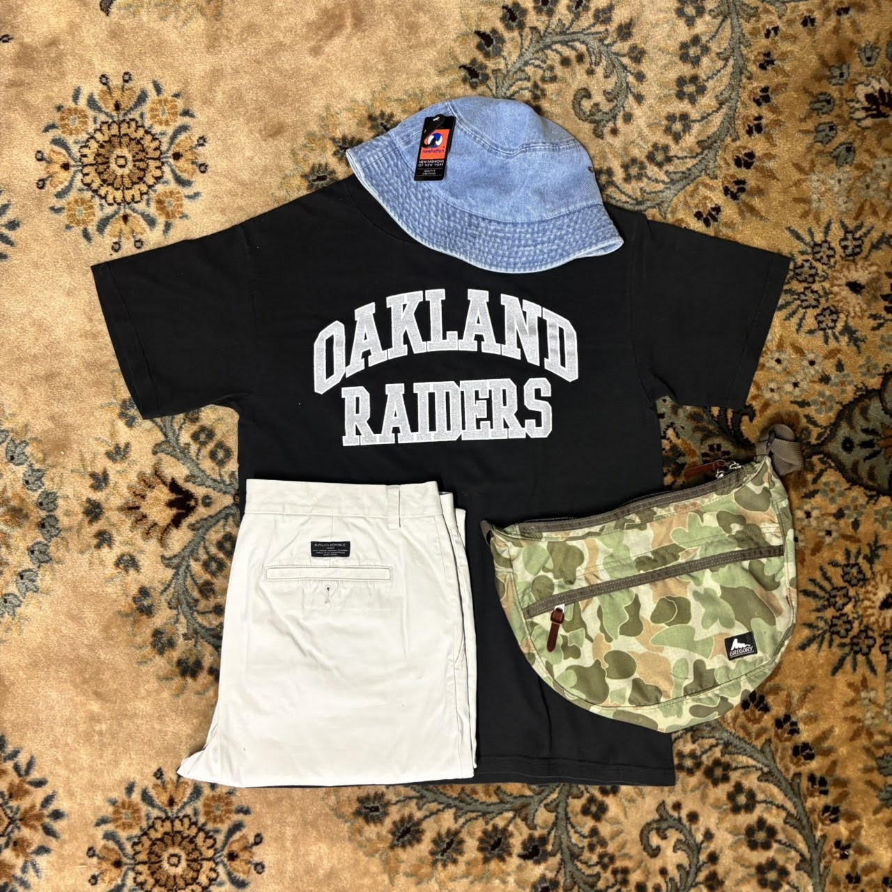いかにもアメカジなOAKLAND RAIDERSプリントTシャツです！