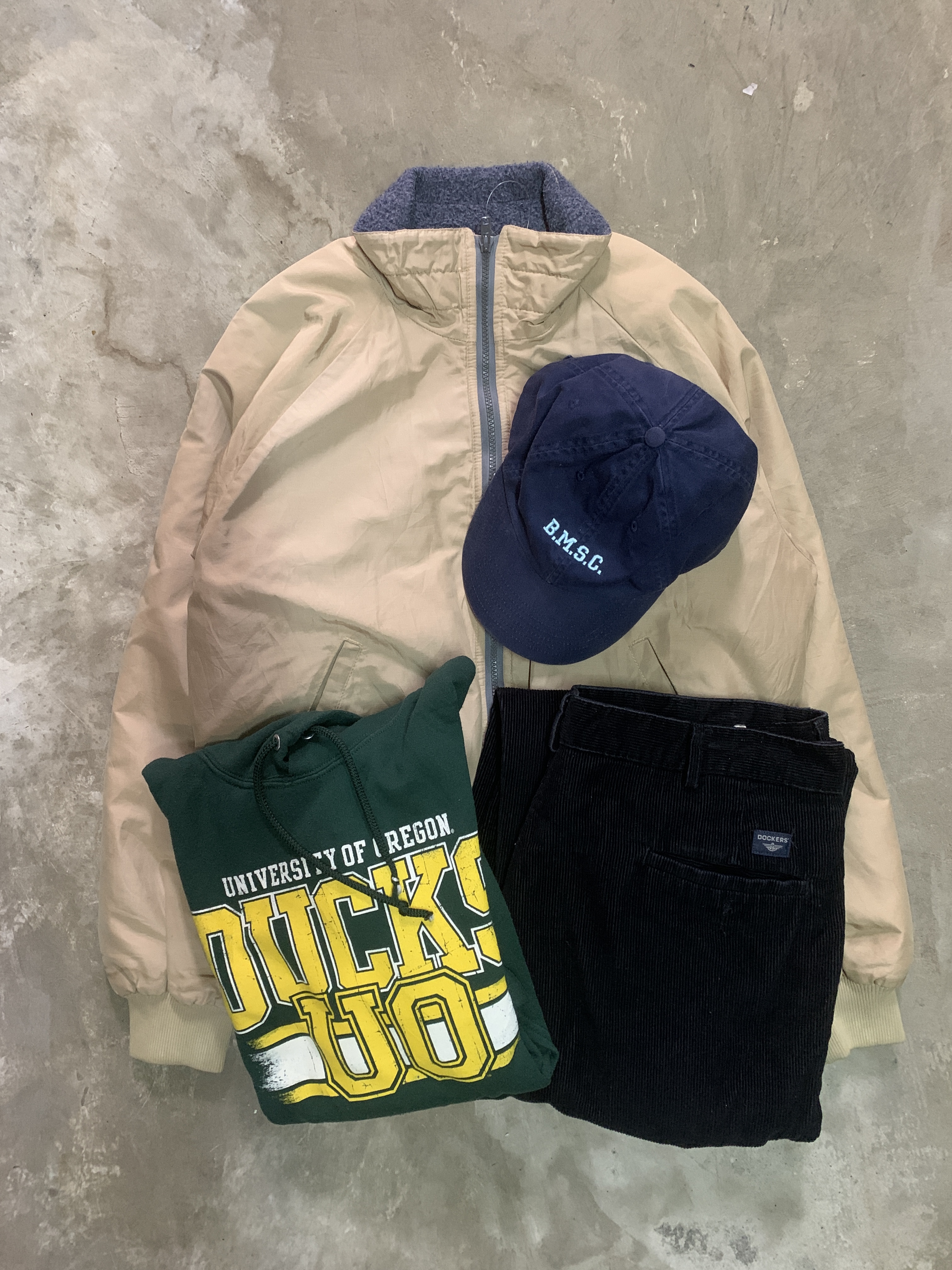 Columbiaナイロンジップアップです！！