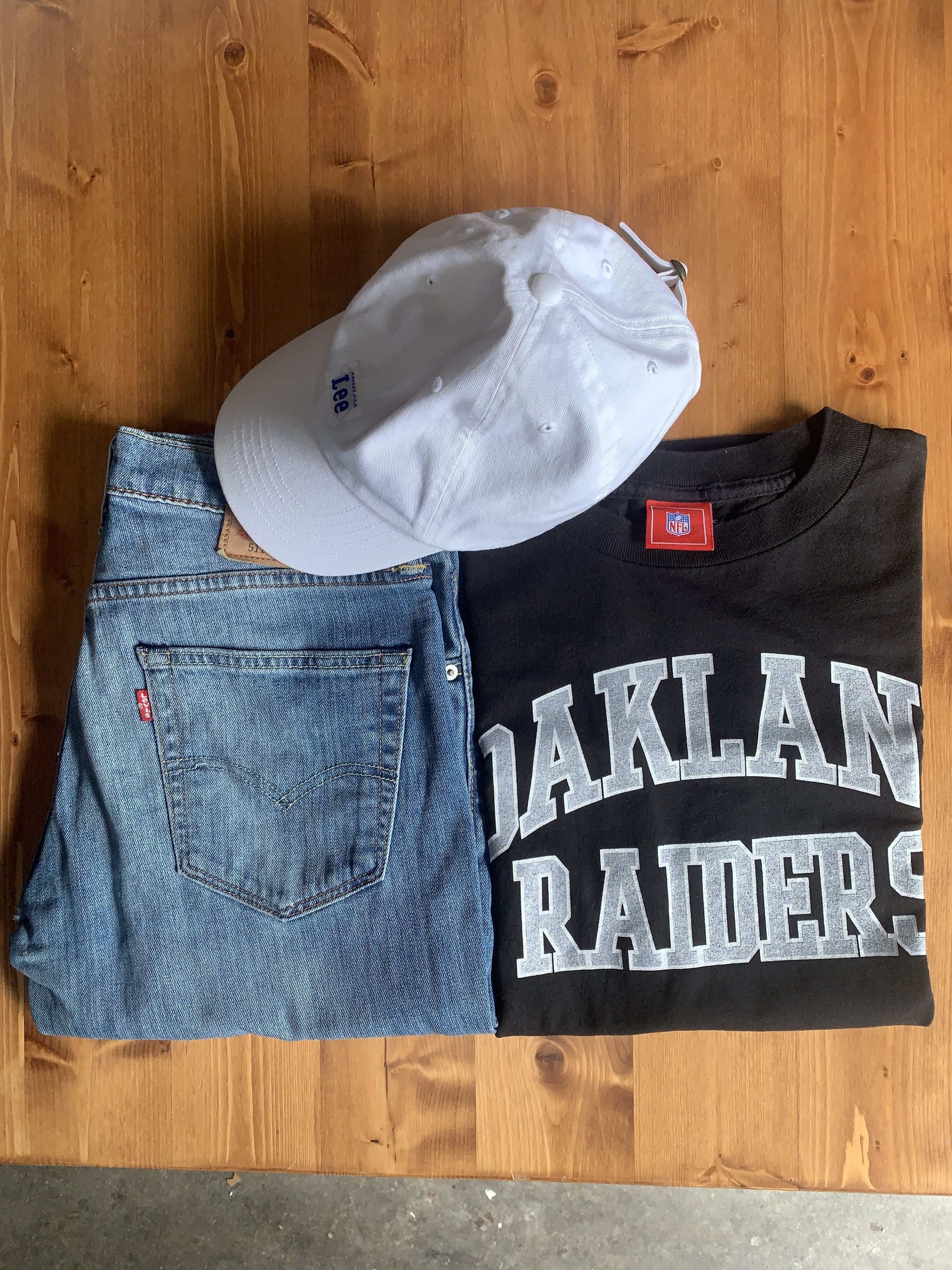 NFLのオークランドレイダースのプリントTシャツのご紹介です、