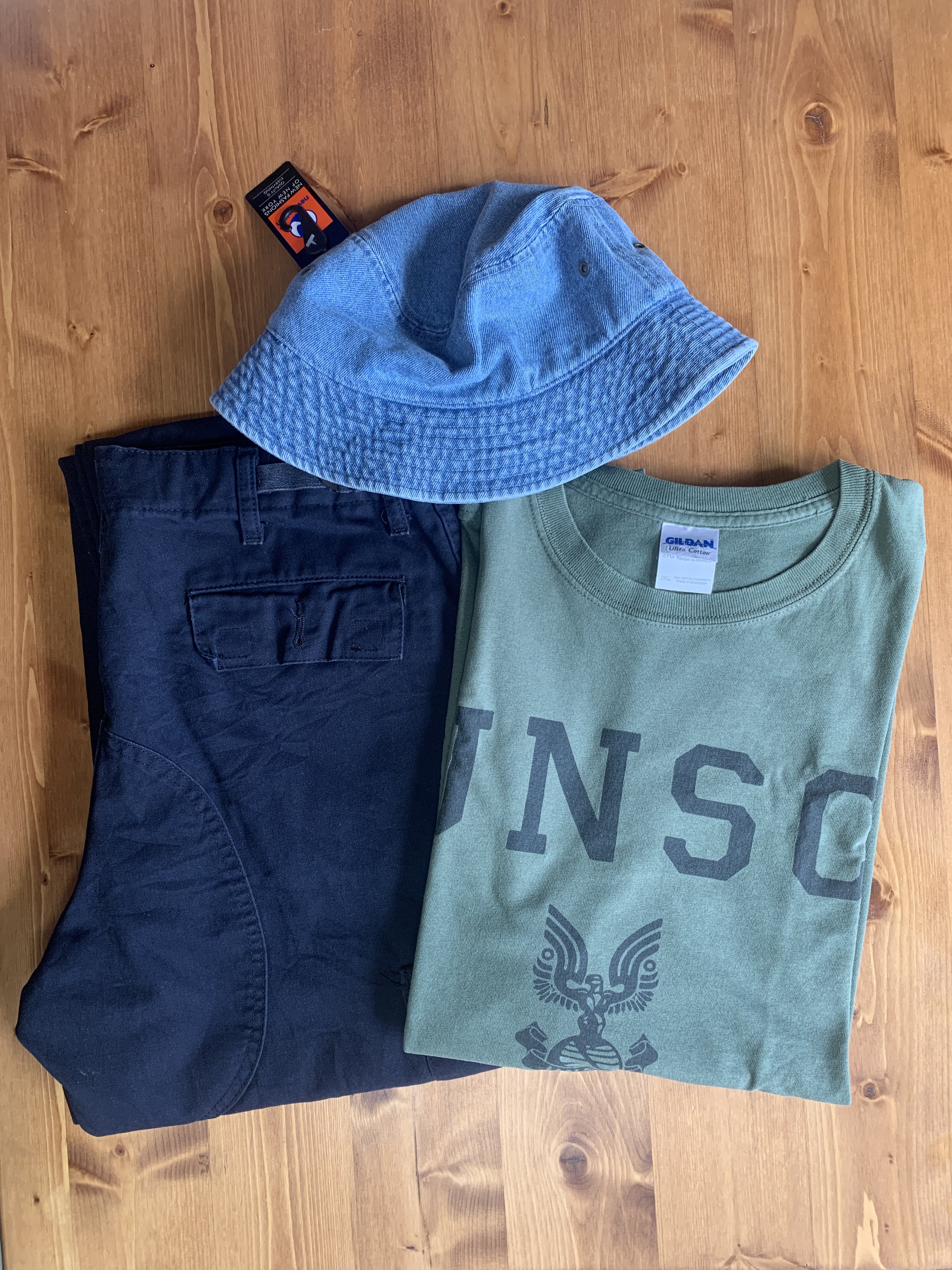 軍ものtに見えて実はゲーム「HALO」のUNSC（国連宇宙軍）のプリントが入ったTシャツです！