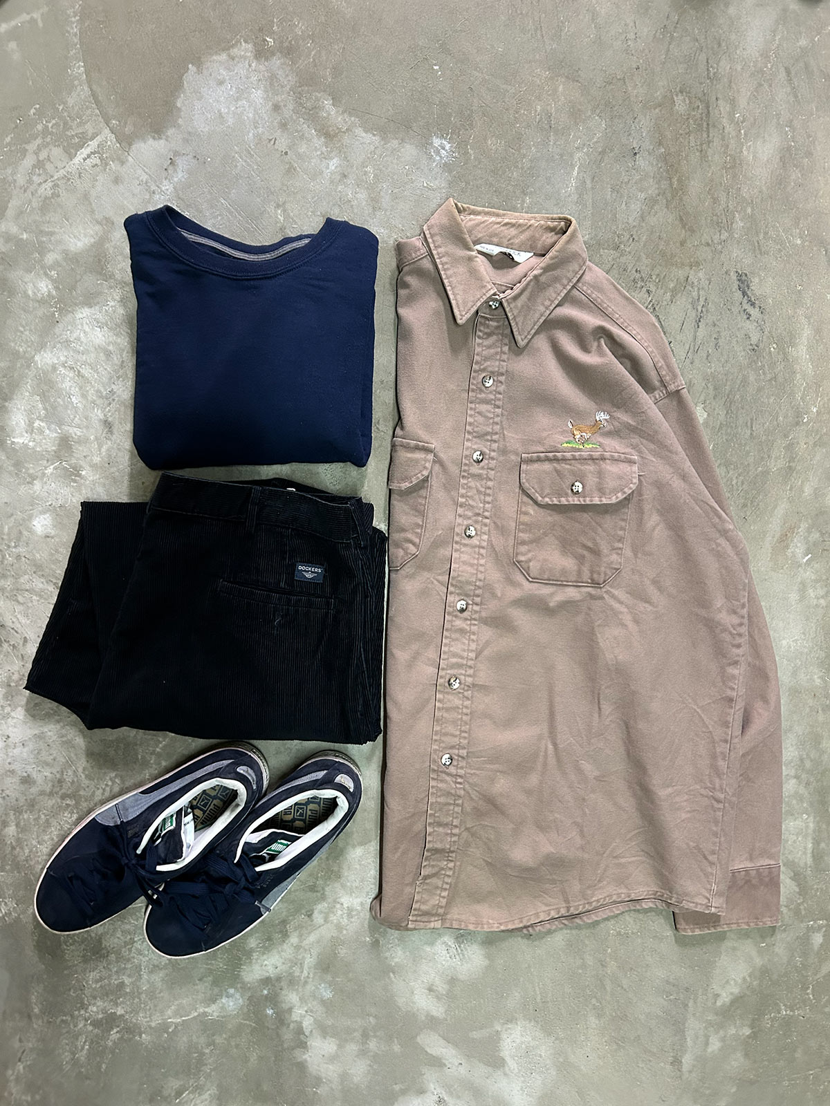 胸ポケットの刺繍がポイント！！BLACK DUCK 長袖ワークシャツです！