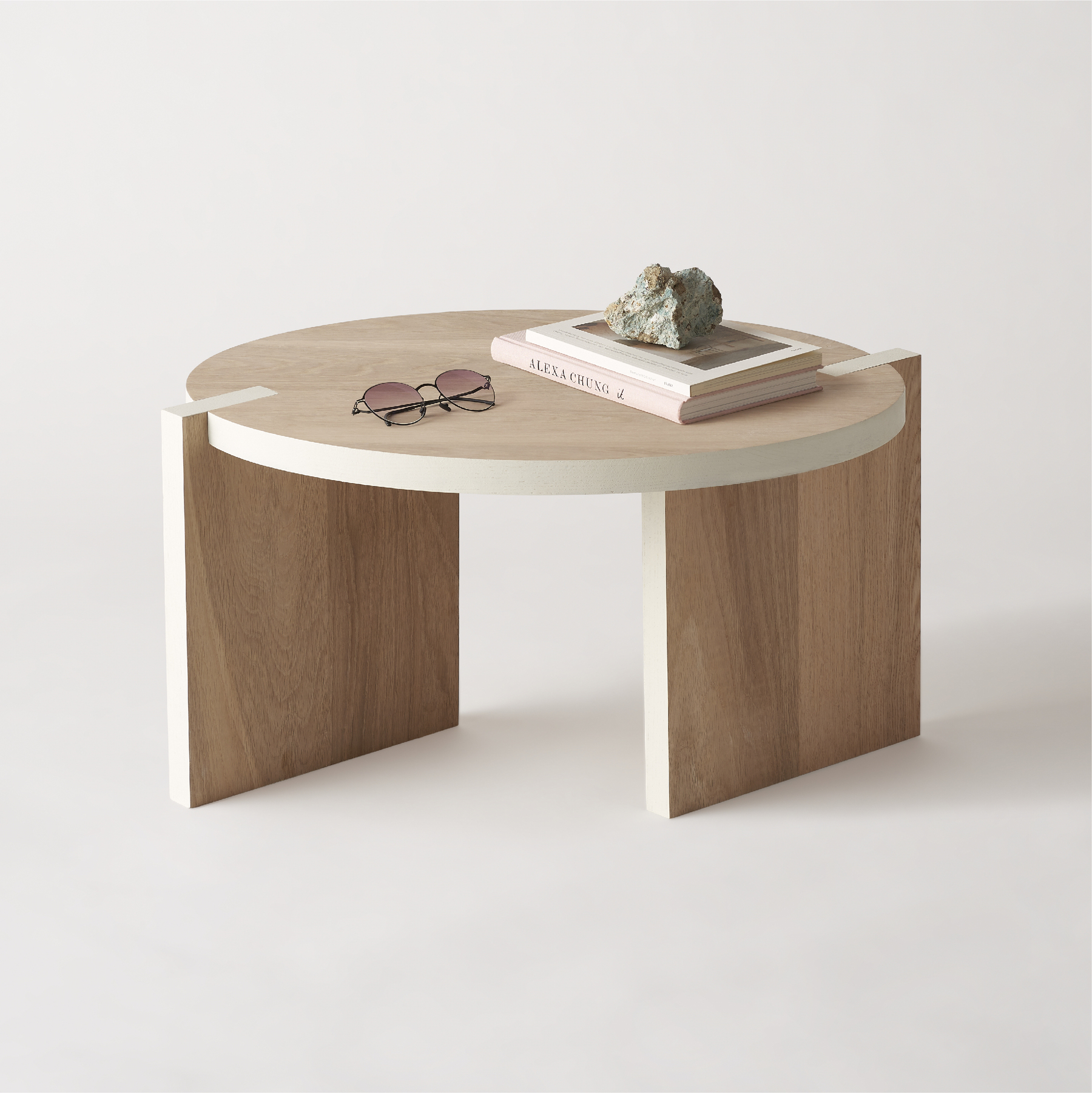 東京とコペンハーゲンを拠点に活動するカルデイラ・エリナさんの個展"SCOOP"を開催します。