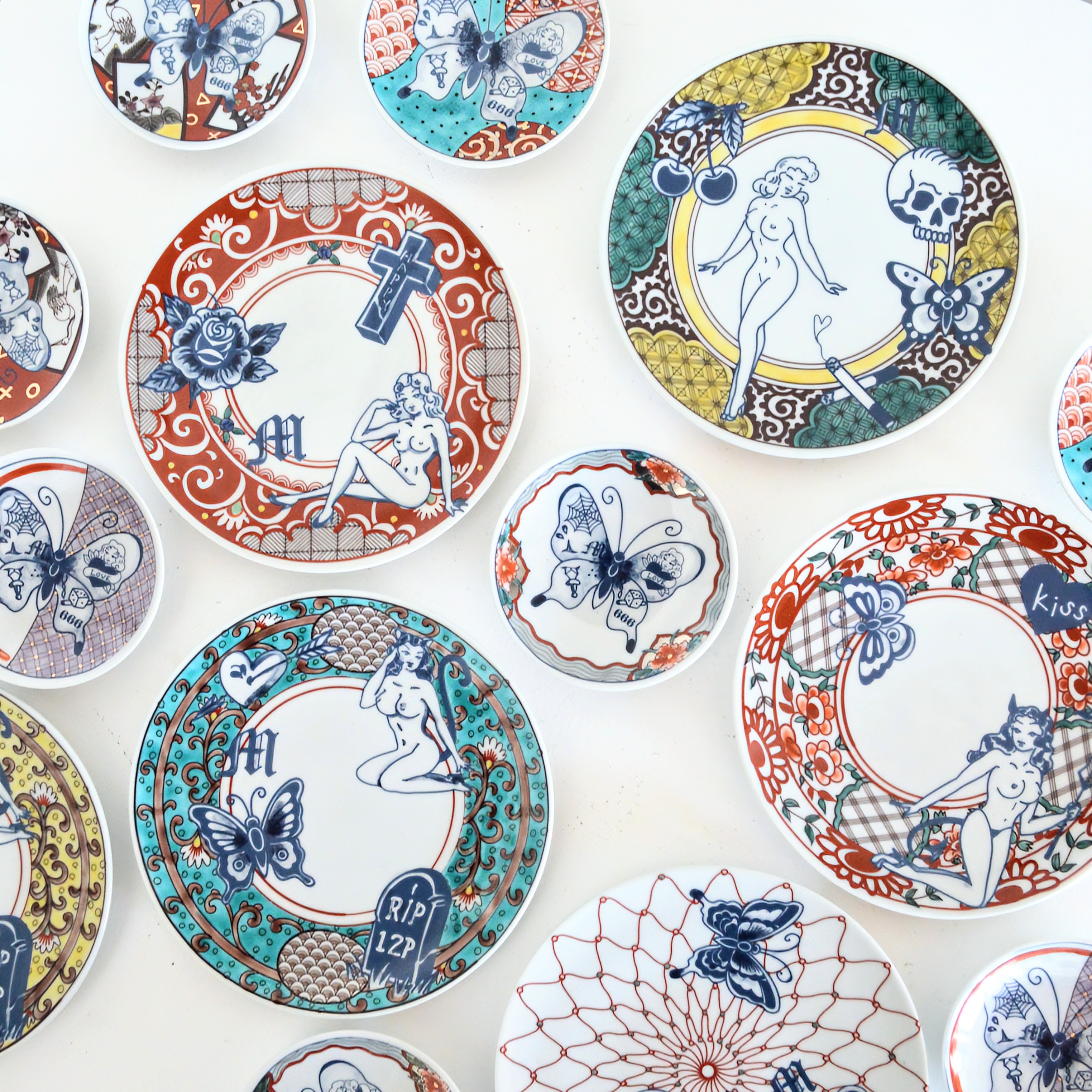 九谷焼 × OLD SCHOOL TATTOO 〈MIZUKI KUTANI〉の作品が入荷しました。