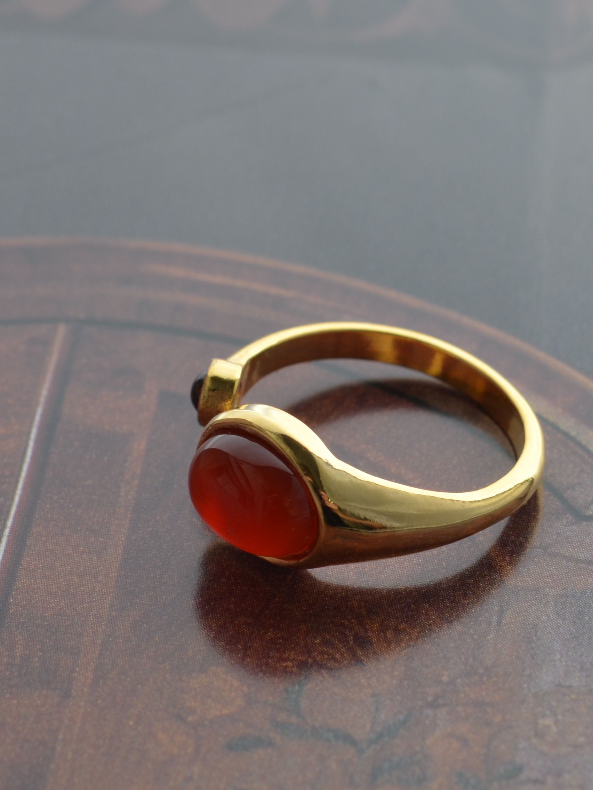 カボションカットのカーネリアン