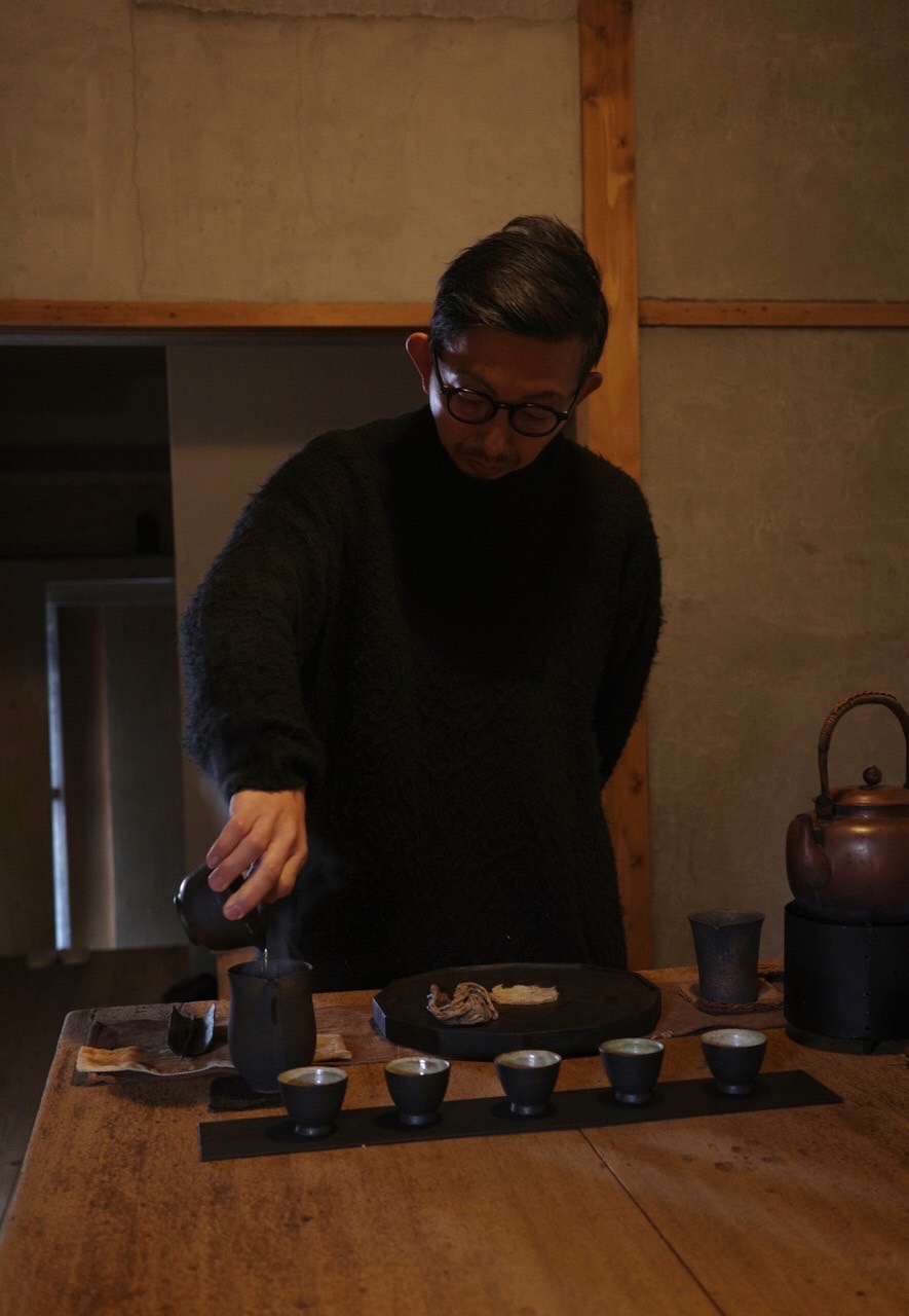 「 花明かりの茶会 」夕凪