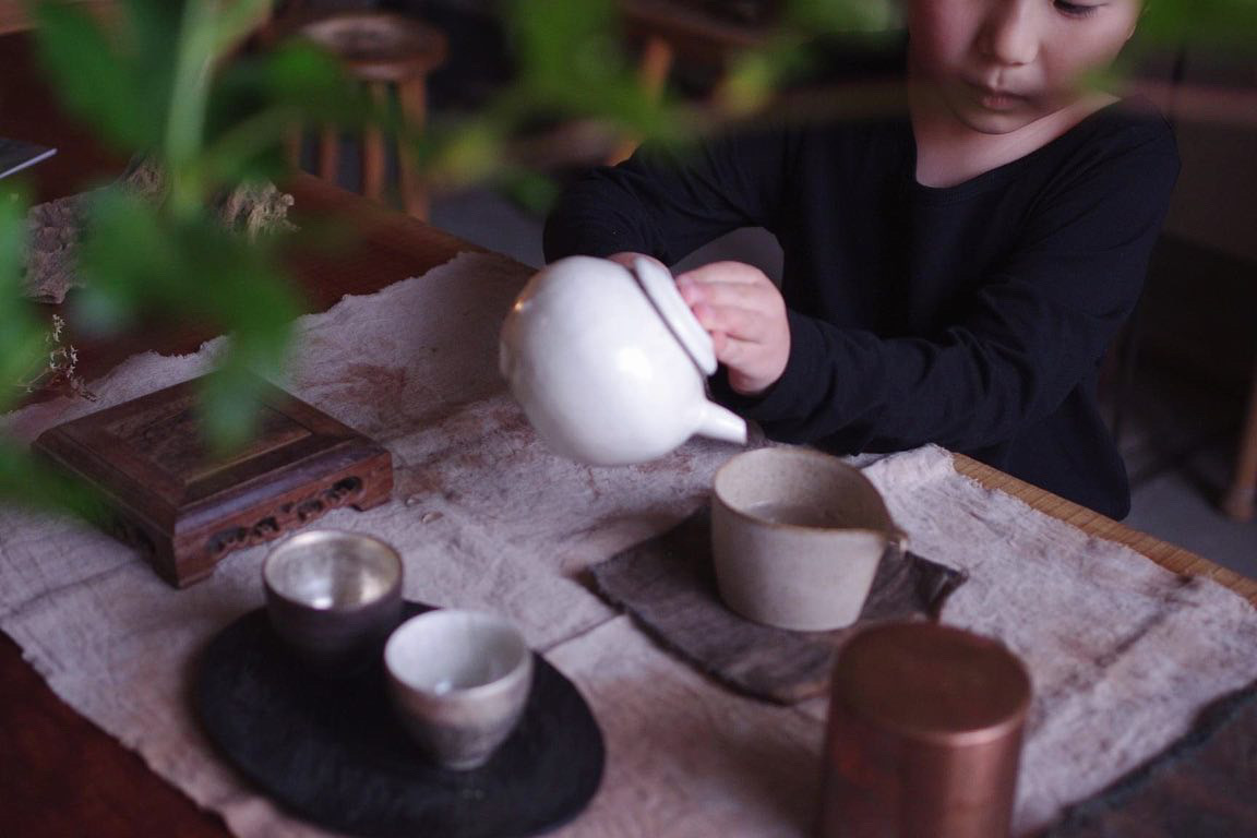 お茶を淹れる