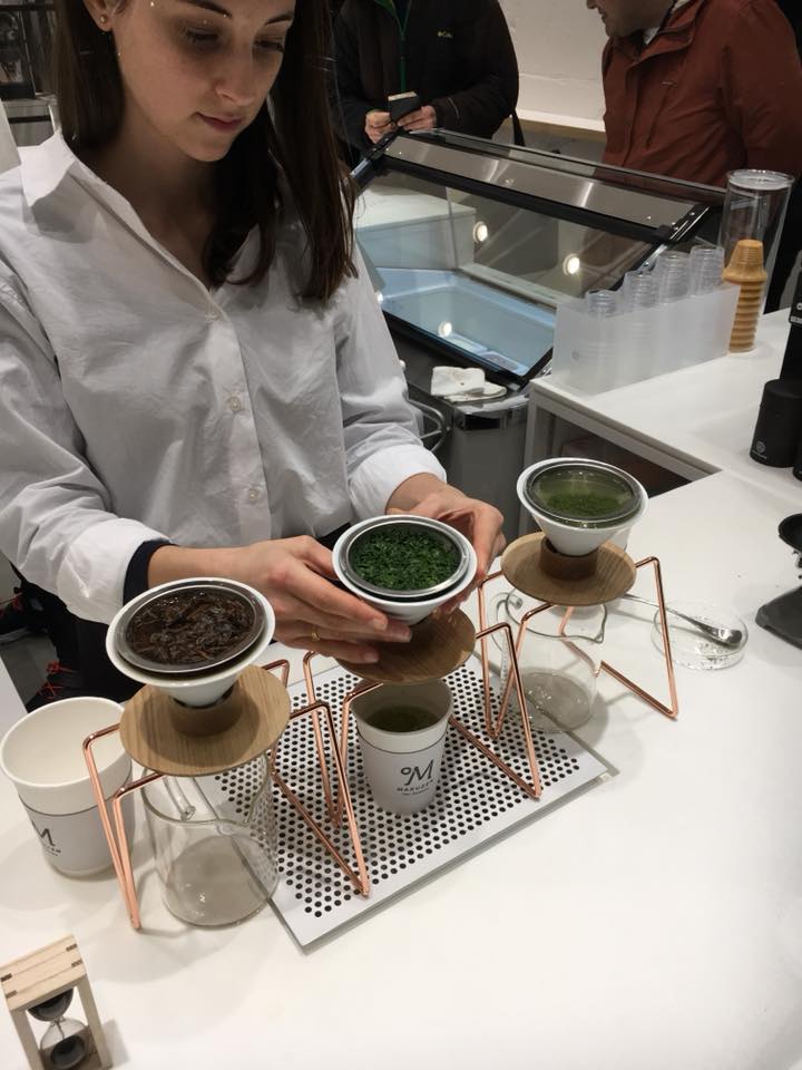 お茶をドリップ