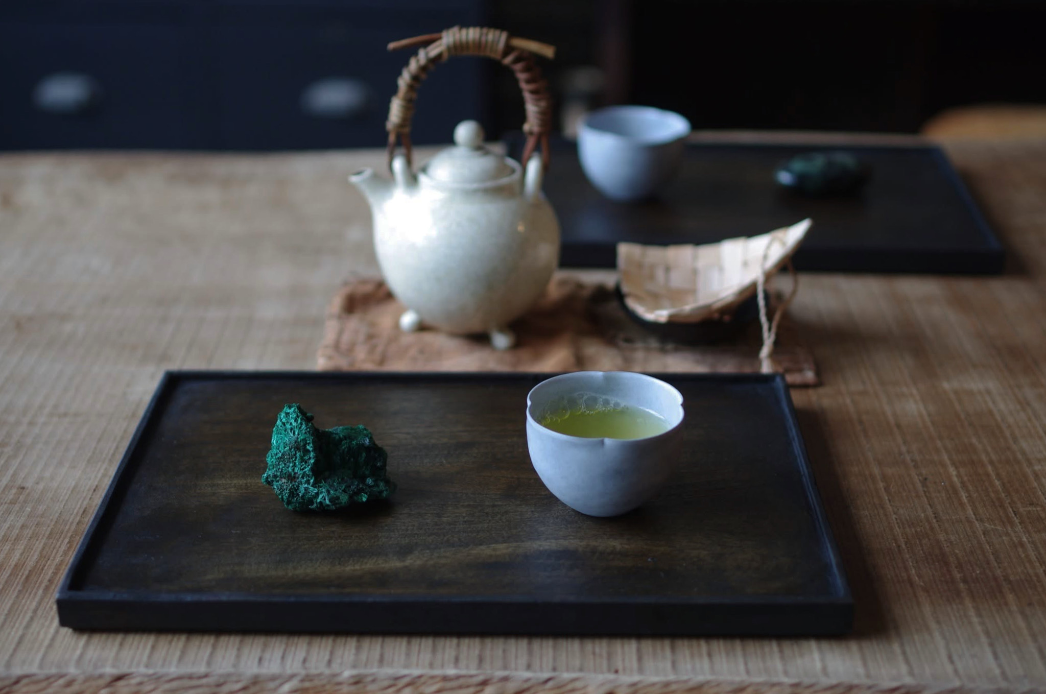 お茶と孔雀石