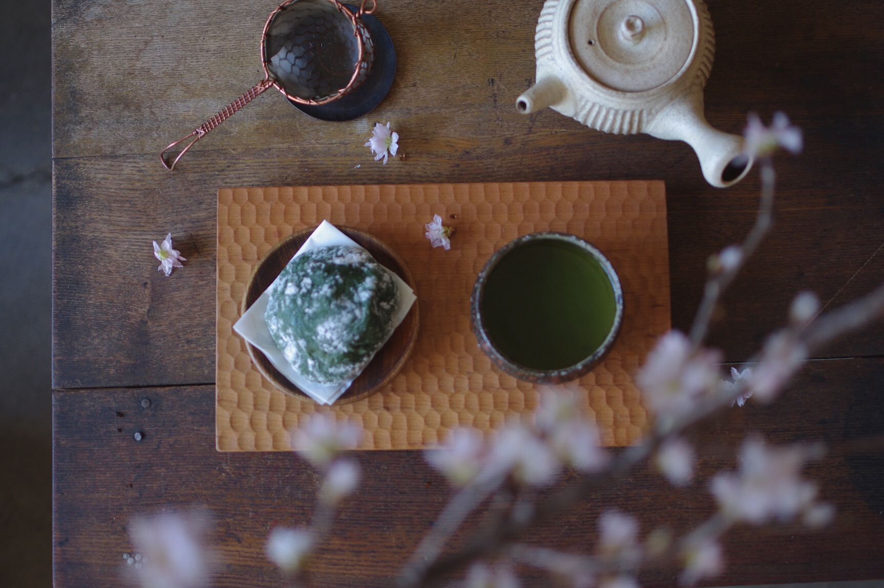 桜とお餅とお茶
