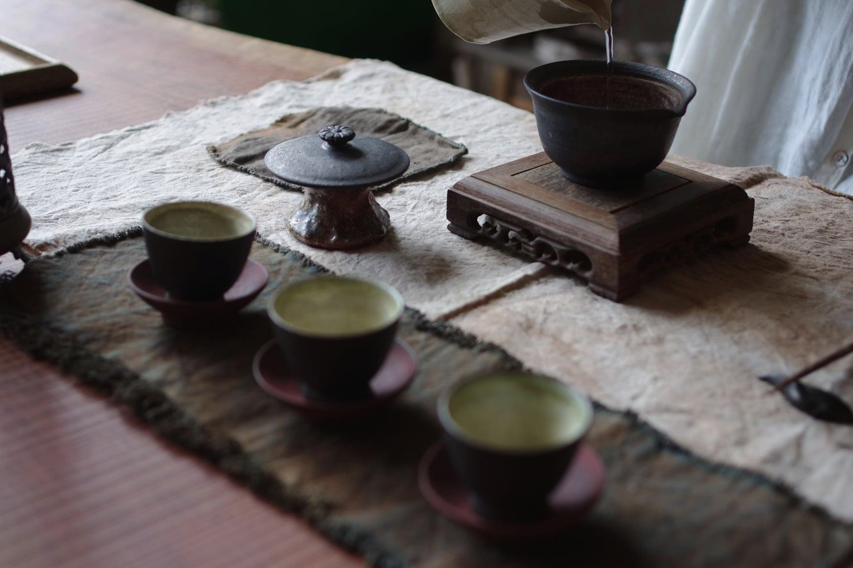 山と茶