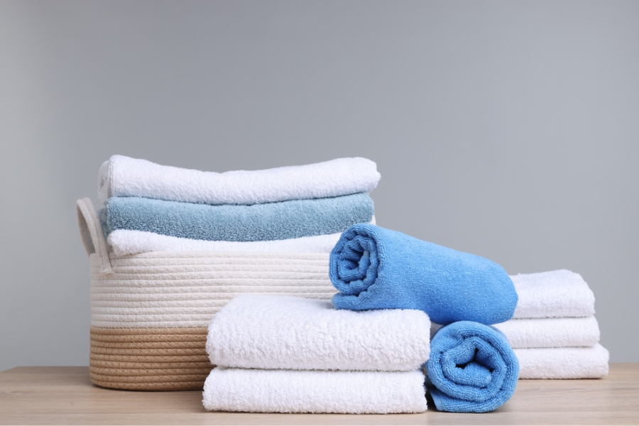 タオルは厚手と薄手のどちらが使いやすい？吸水性・乾きやすさ・収納性を比較