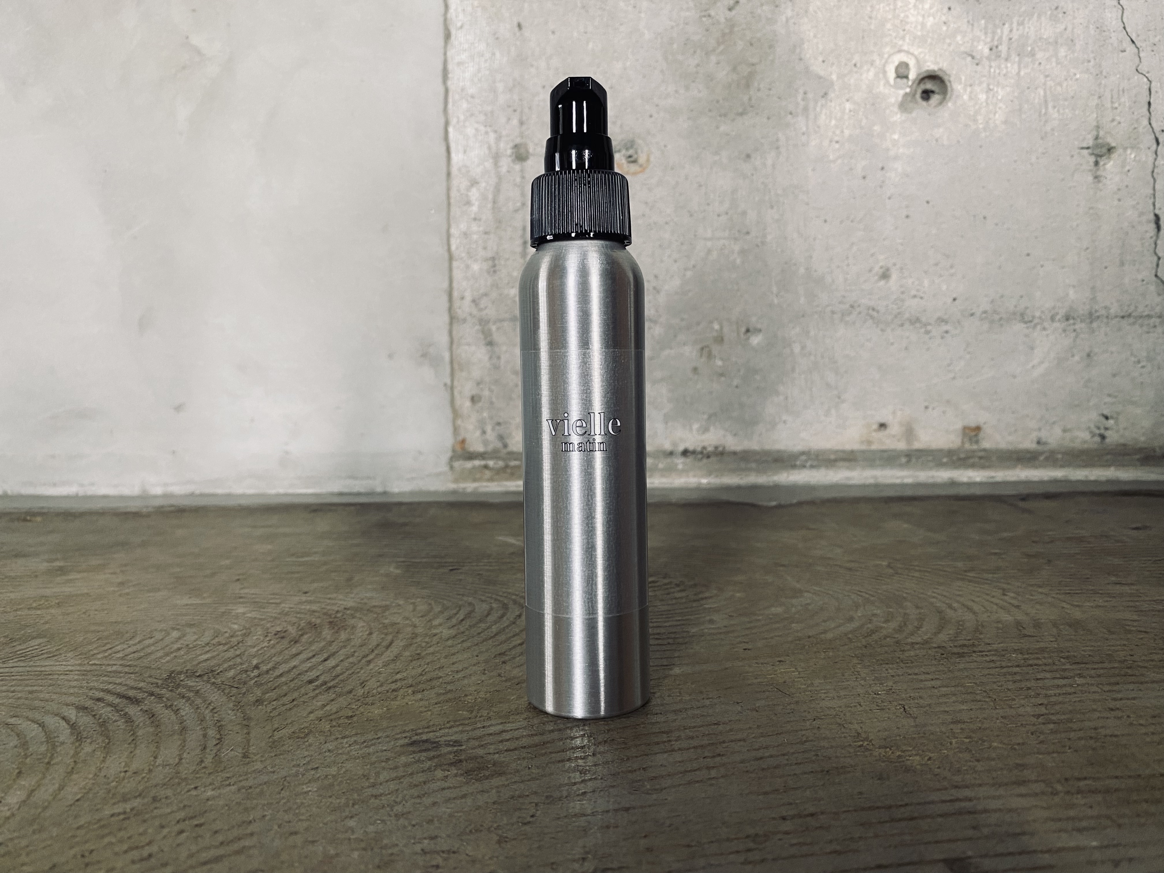 冬の乾燥ダメージから髪を守る！40代からはじめる“ヘアオイル習慣”