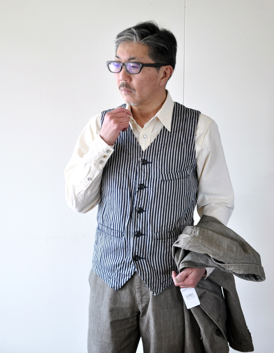 レトロな風合いのベストが似合う年になりました ジャパンブルージーンズ