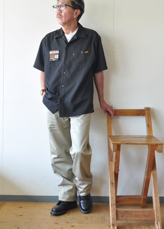 7月１６日今日のコーディネート　ブラックのシャツにビンテージチノパンツを合わせてワークスタイル
