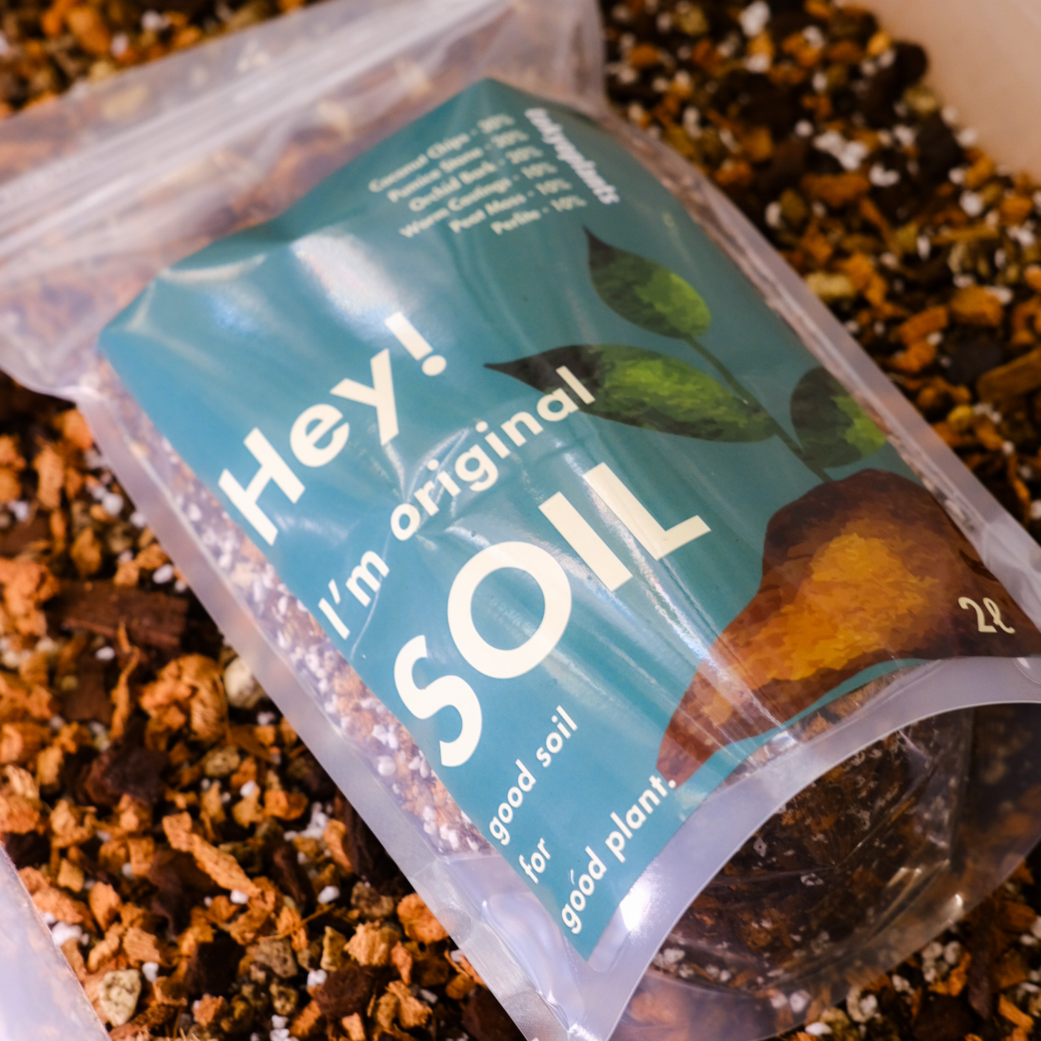 観葉植物の土『 I'm original SOIL / 2ℓ 』の販売をはじめました。