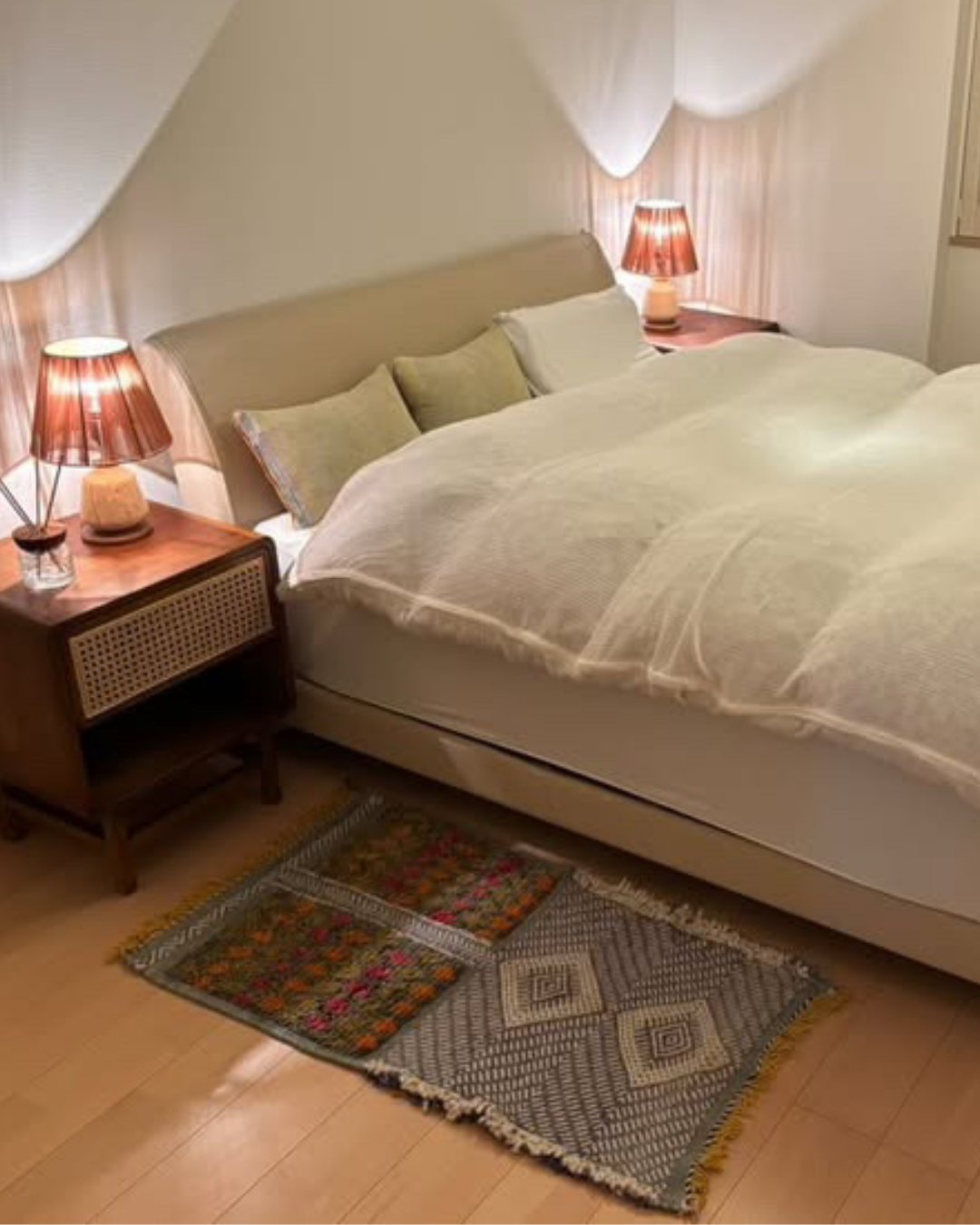 【お客様実例集】寝室に敷いて、海外インテリア空間に