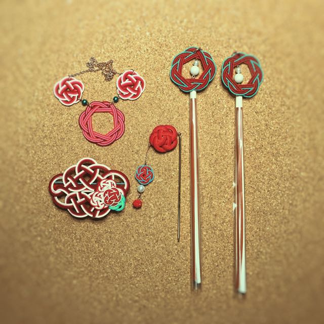オーダーの品：アクセサリーセット（赤）