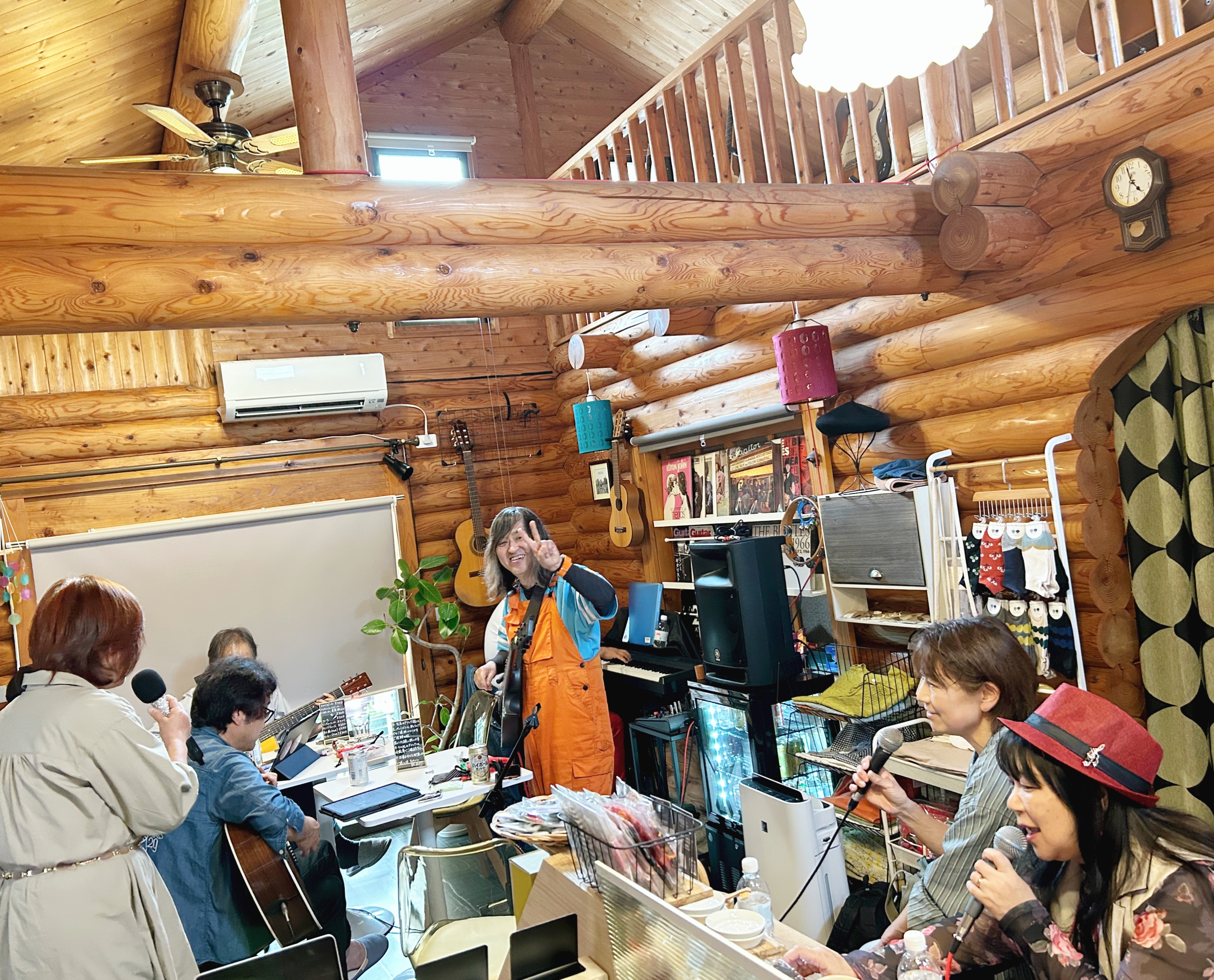 明日は店休日