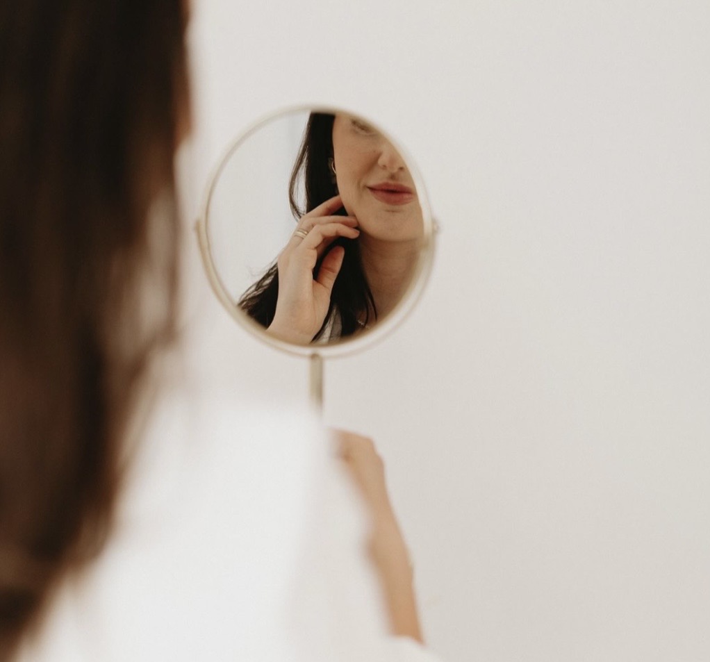 「わたし、今日もいい感じ」鏡の中の自分に言えますか？