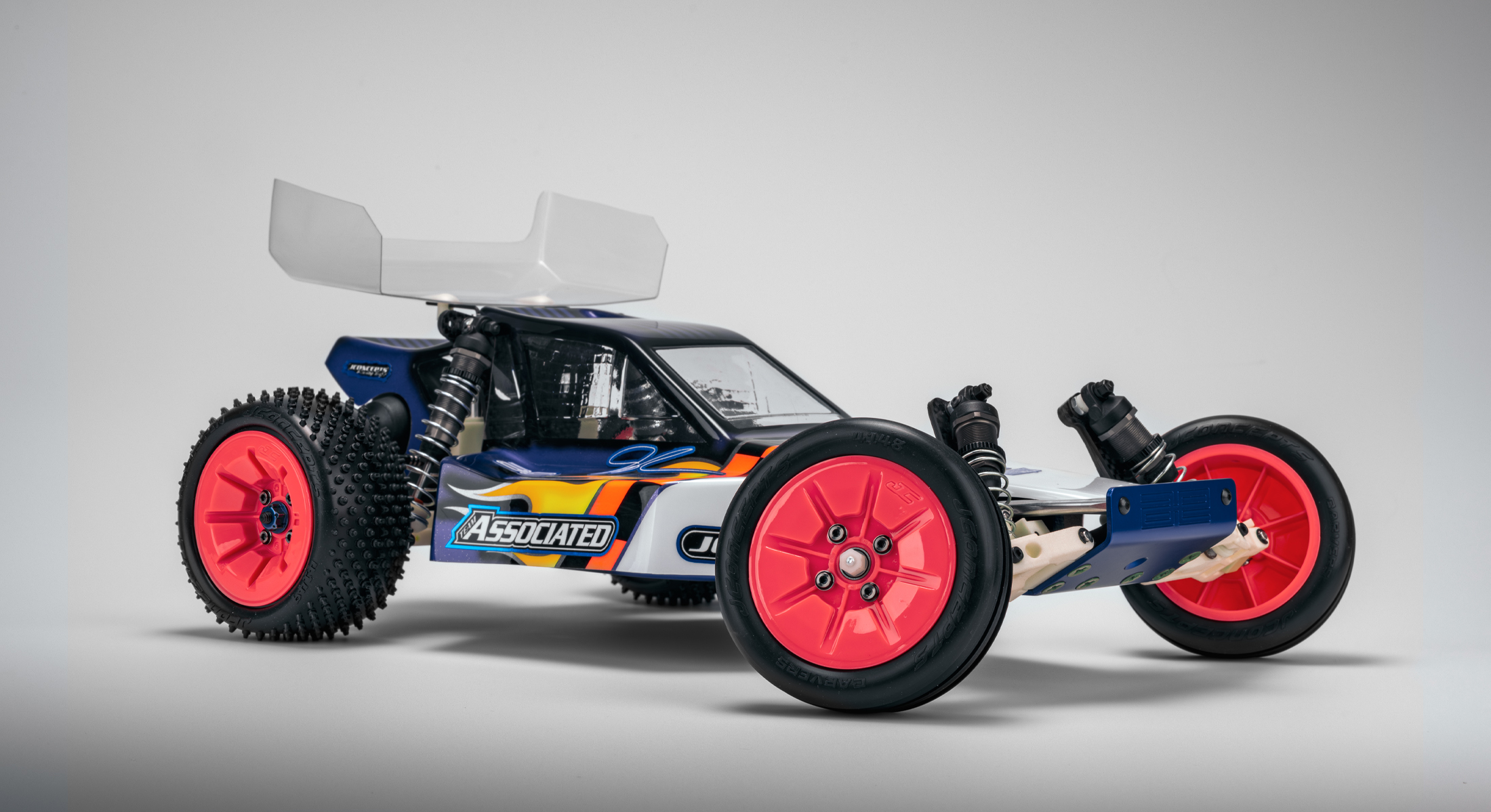 パイオニア - RC10用 2.2インチホイル！入荷！