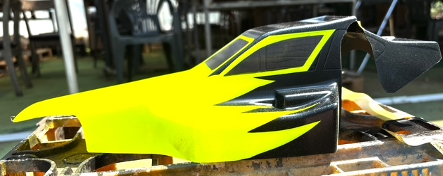 ミラージュSS・クリアボディーRC10 BK塗ってみた