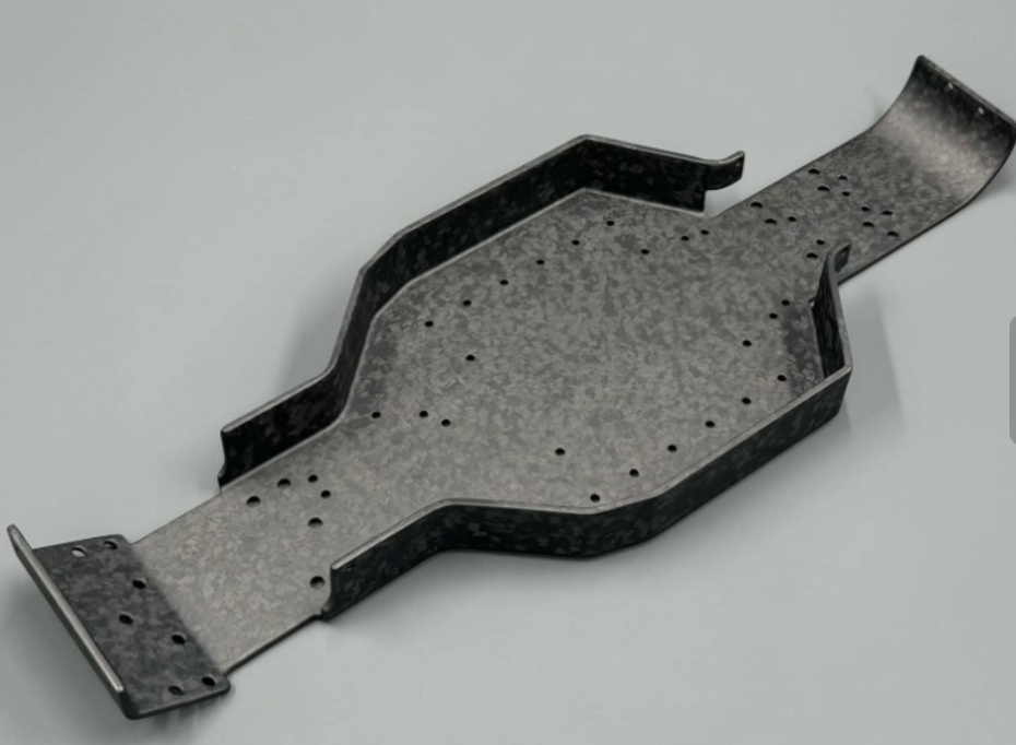 一枚版の芸術品!RC104WD 2WD共用カーボンバスタブシャーシ