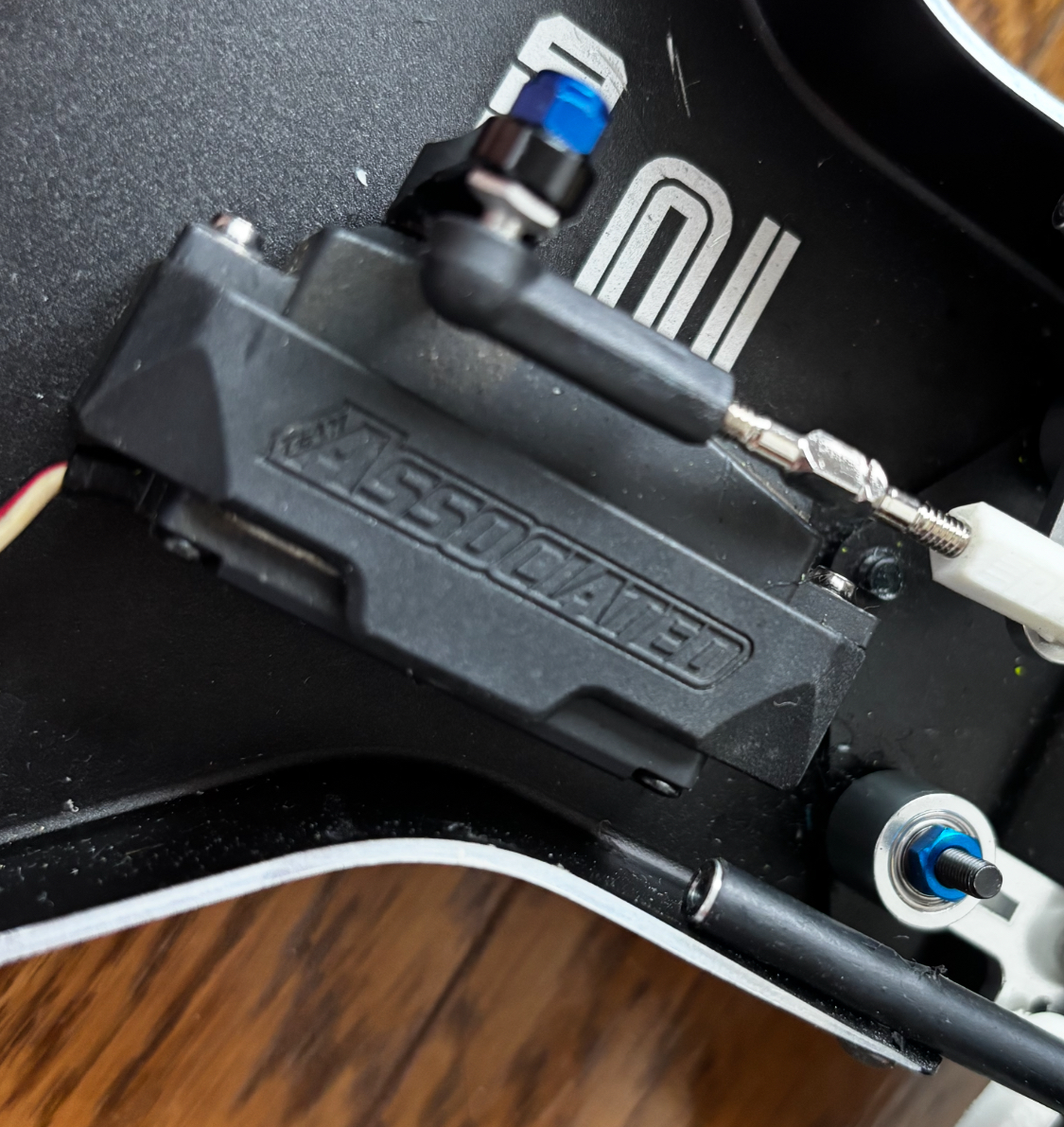 RC10クラシックにB7のサーボマウント！