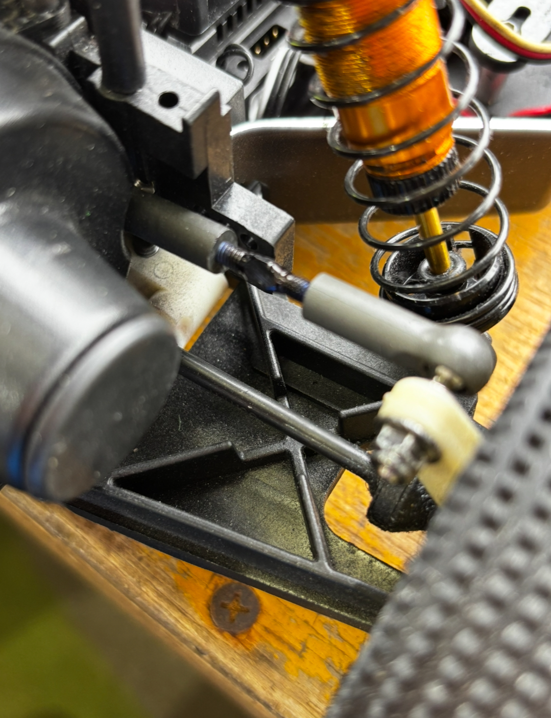 RC10クラシックリアのアッパーロッド私のBK編