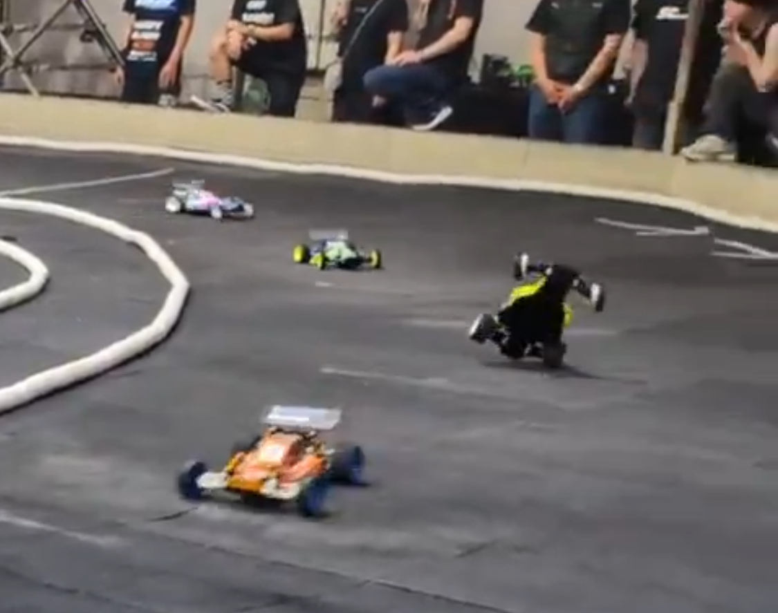 RC10ブライアンエディションでレースに出ました！