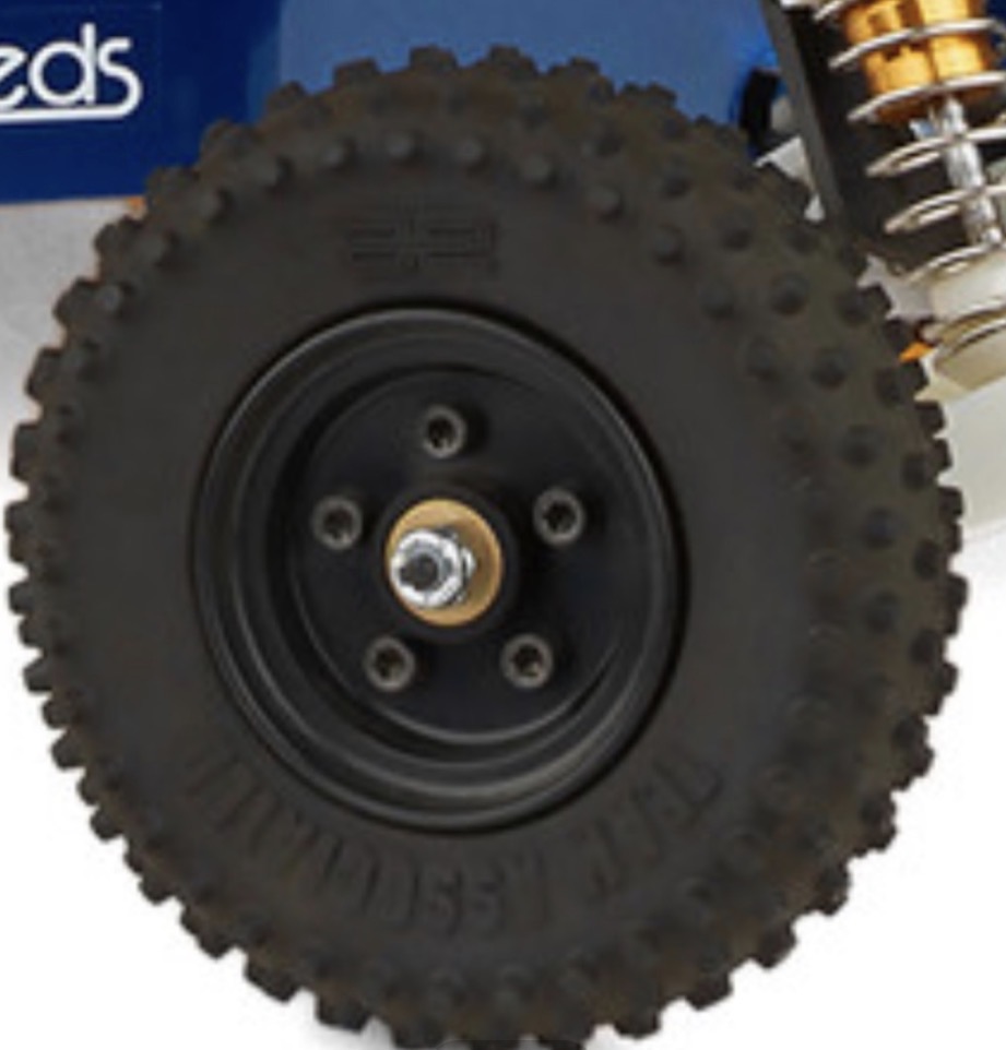 RC10ジェイハルゼイのタイヤとホイルのチタンビス！