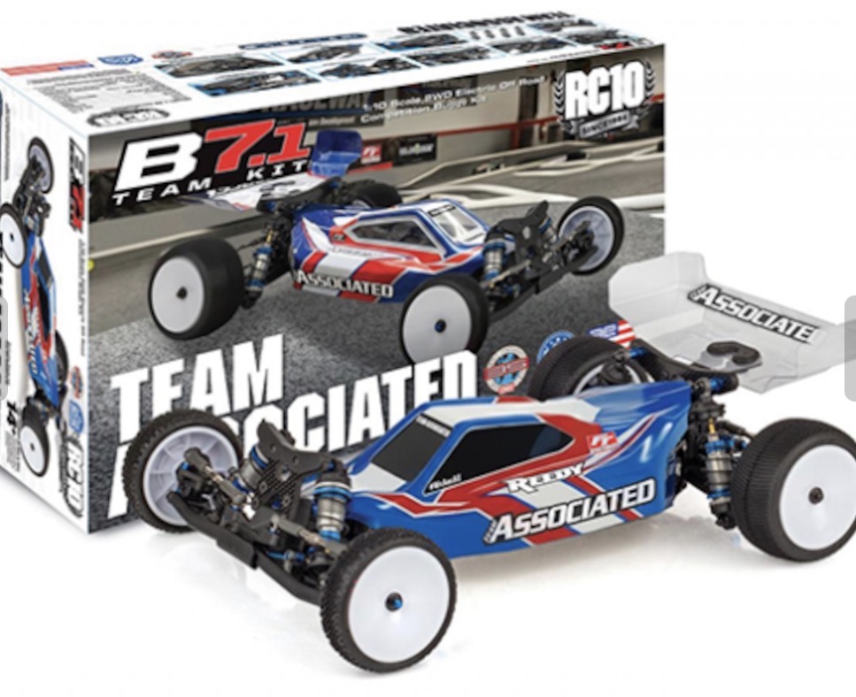 ついに!B7.1 B7.1D 明日午前に入荷です!