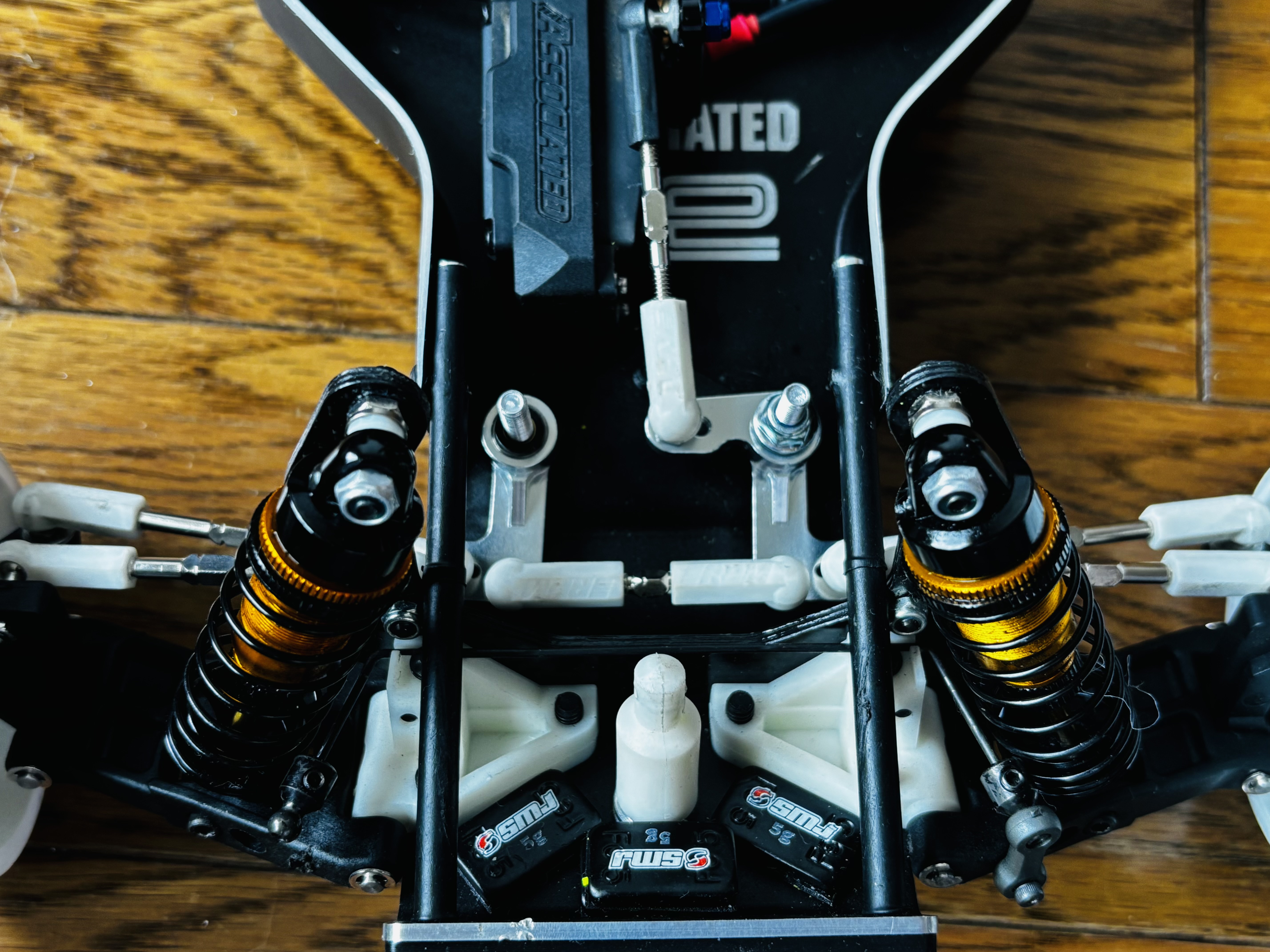 RC10ブライアンにリックサイドのアルミステアリングクランクつけてみた