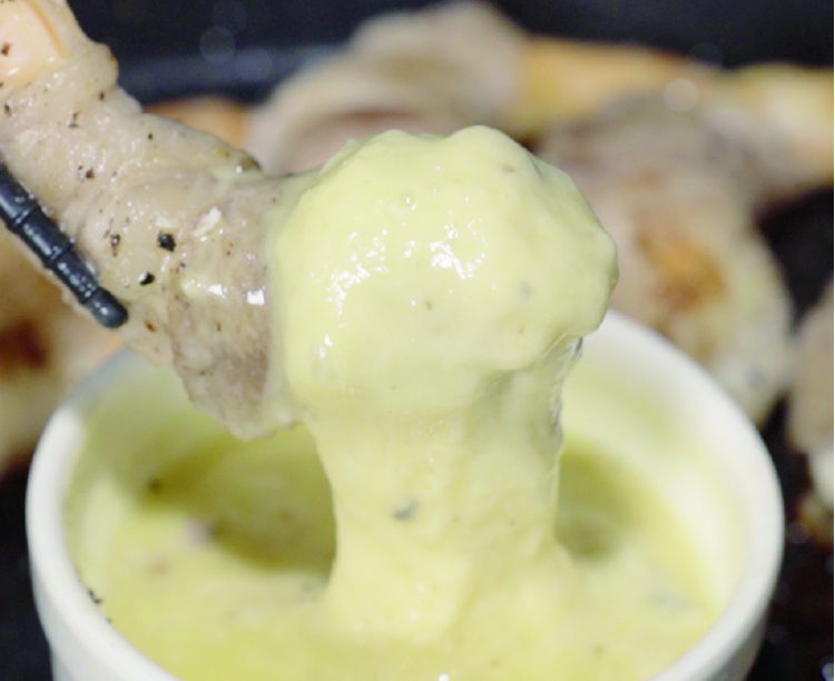 ぷりっ！じゅわっ！巻いて最強、海老×豚！🍤【エビロールチーズフォンデュ】🍤
