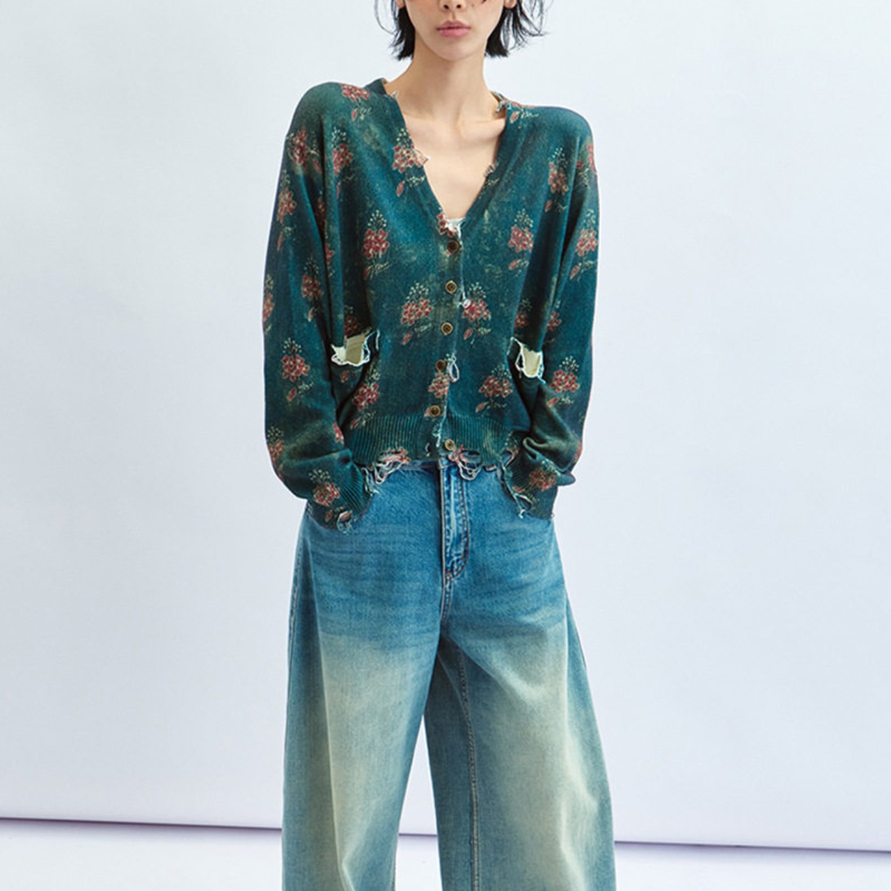 【CORDINATE】甘すぎない。ヴィンテージ花柄ニットでつくる大人カジュアル